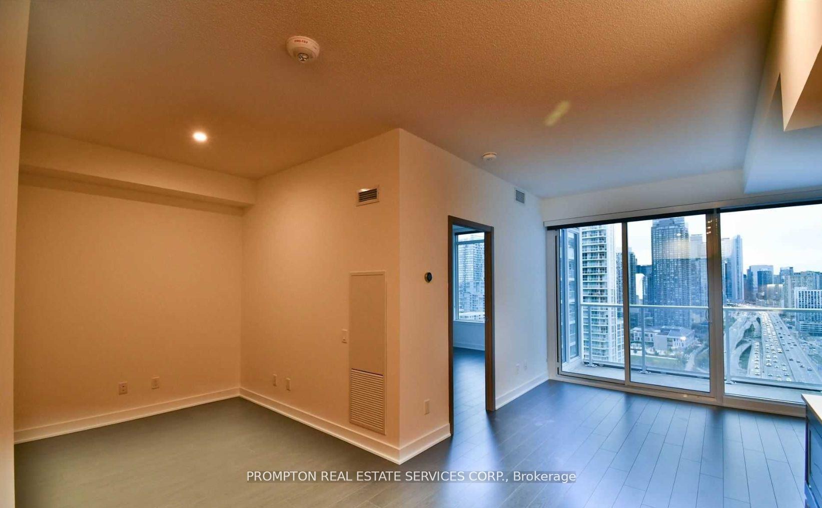 3807 - 19 Bathurst Street, Toronto 4