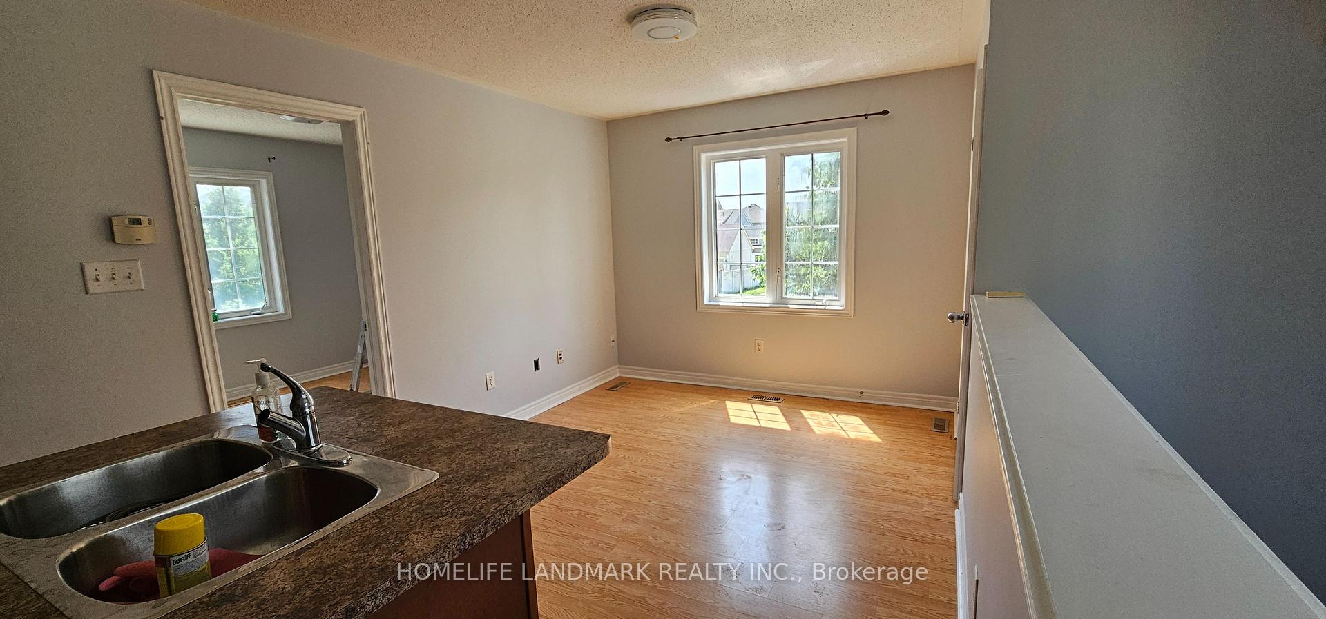 Coach - 109 Northvale Road, Markham 3