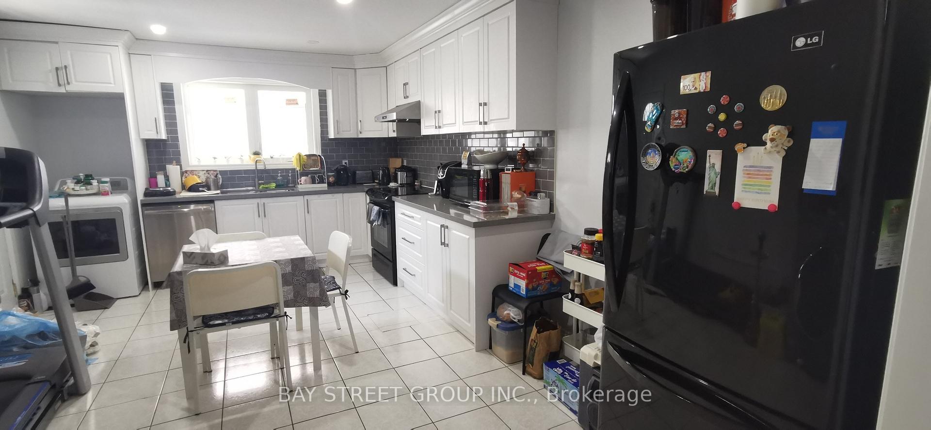 Main - 191 Pleasant Avenue, Toronto 4