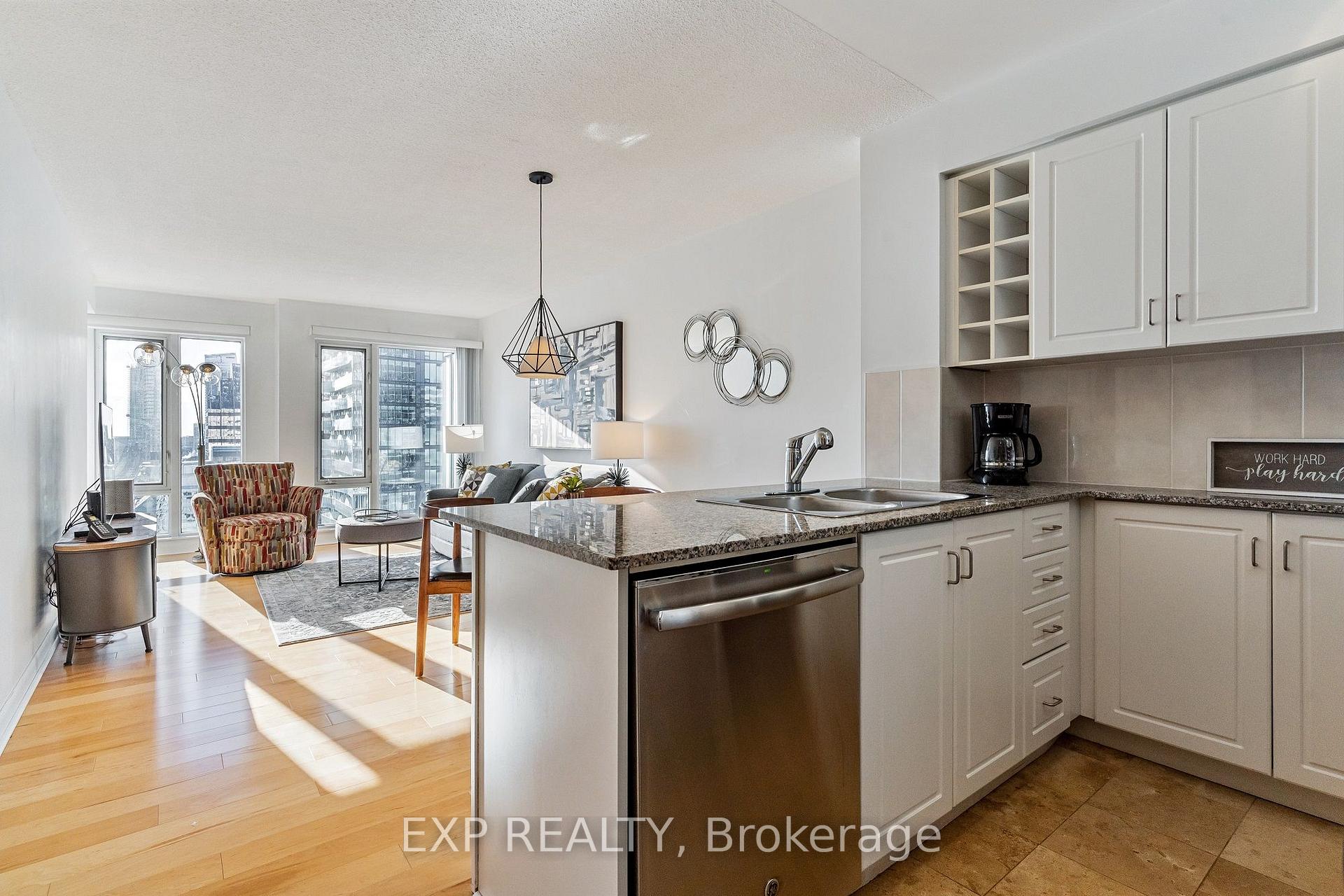 3205 - 210 Victoria Street, Toronto 2