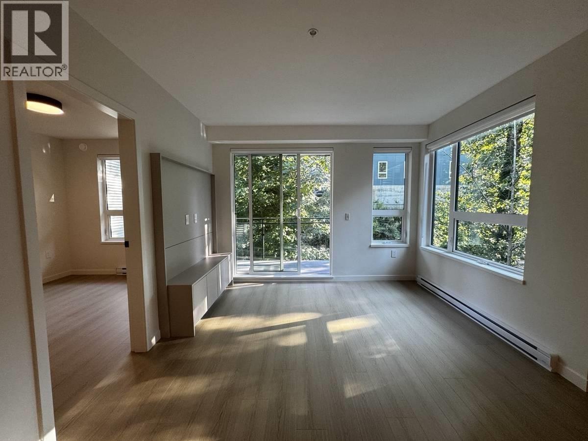 403 2015 ST. JOHNS ST  BC, Port Moody 4