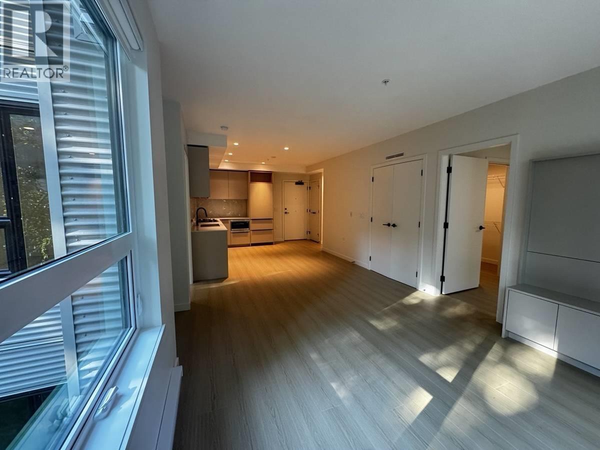 403 2015 ST. JOHNS ST  BC, Port Moody 3