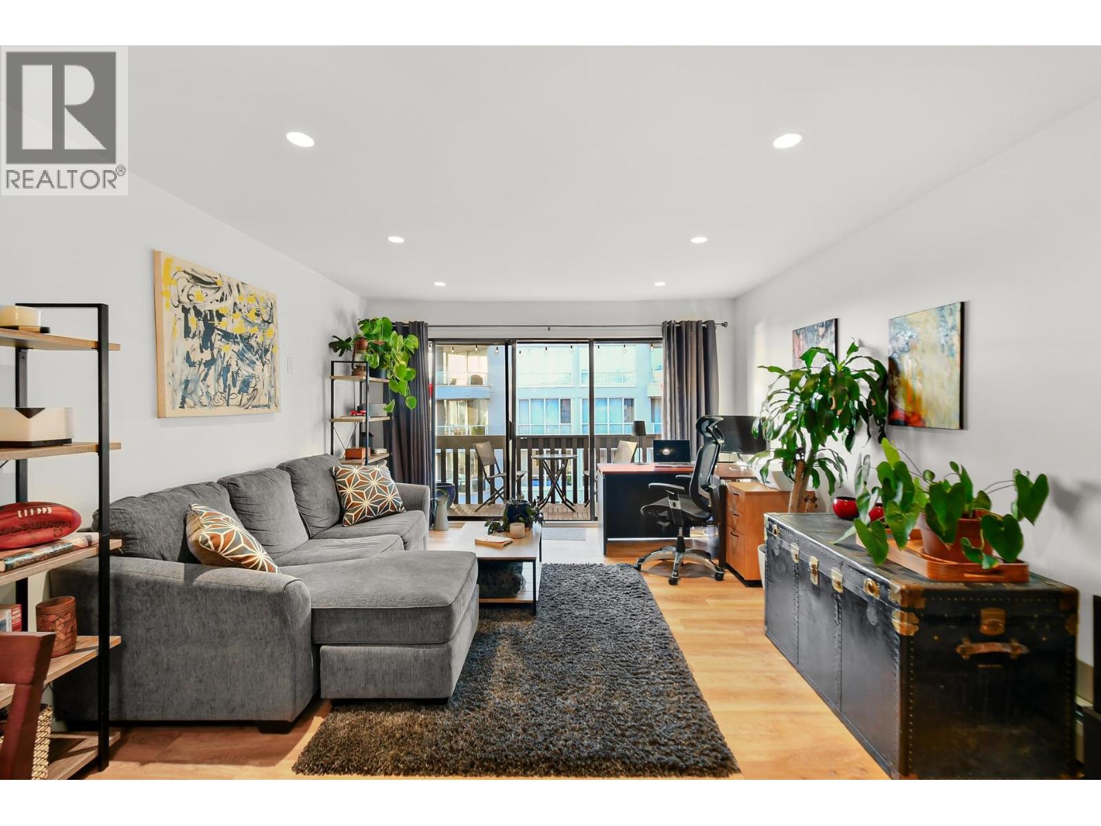 410 120 E 4TH STREET, North Vancouver 2