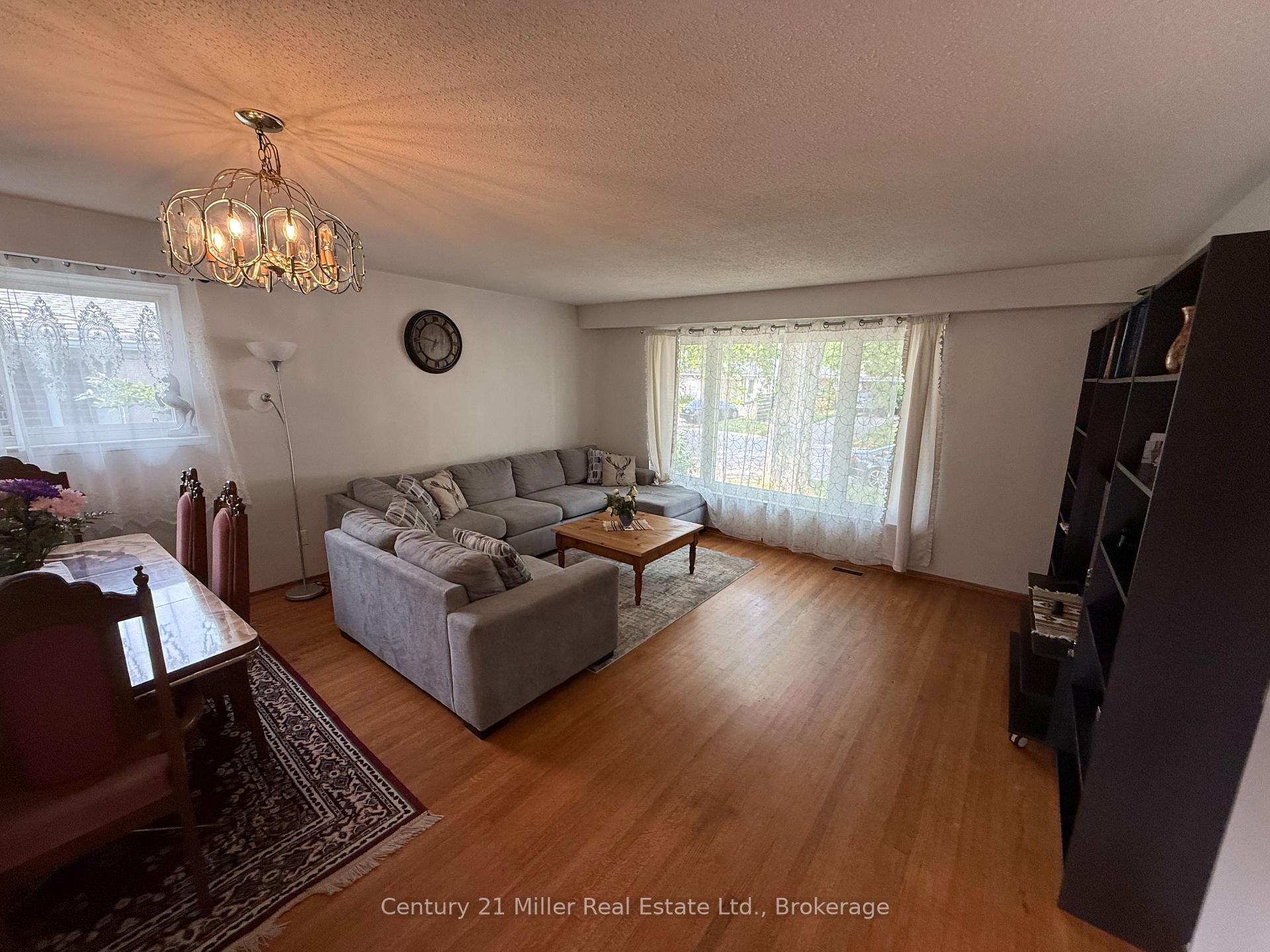 Upper - 35 Melville Crescent, Brampton 5