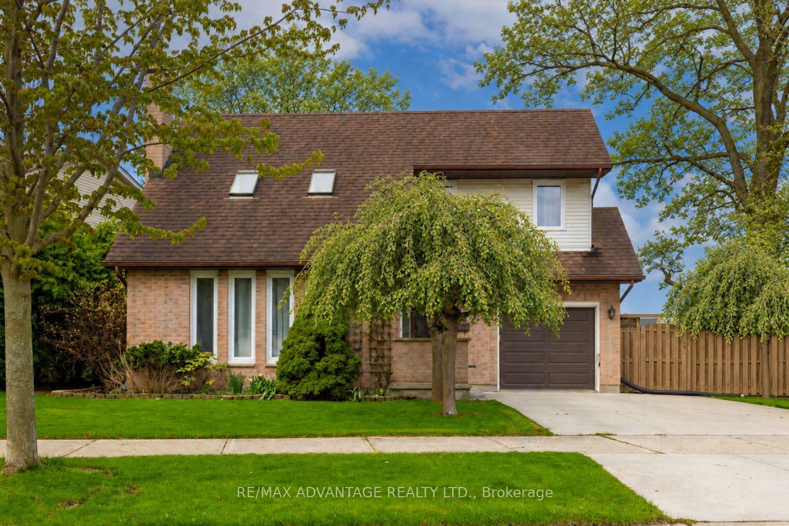 122 Barrydale Crescent London North Ontario Canada Sale residential Mike Van Steensel RE/MAX Advantage Realty Ltd., Brokerage*