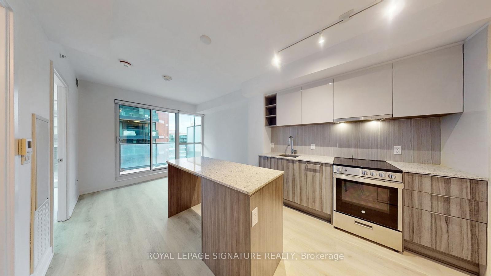 543 - 31 Tippett Road, Toronto 3