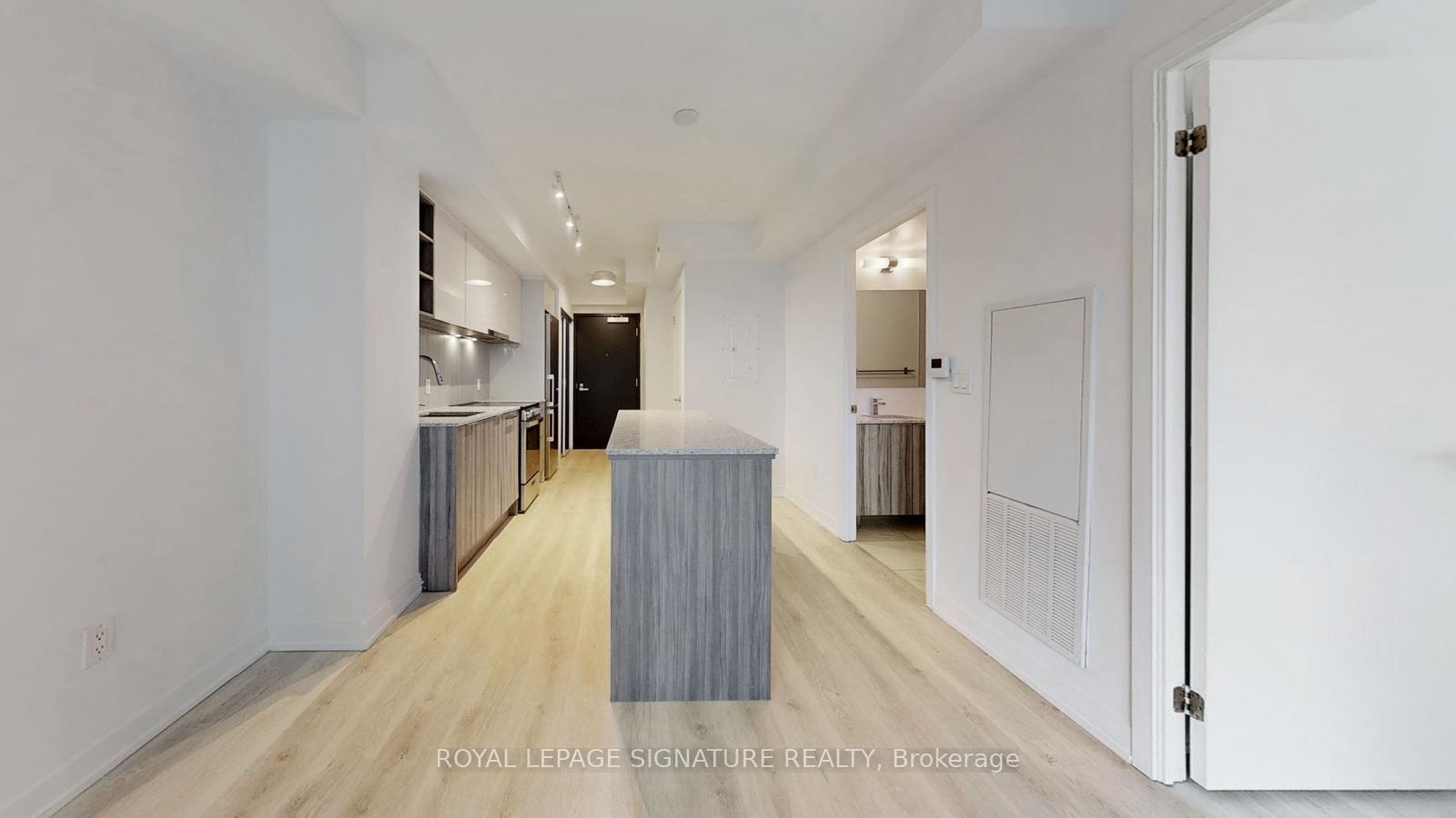 543 - 31 Tippett Road, Toronto 4