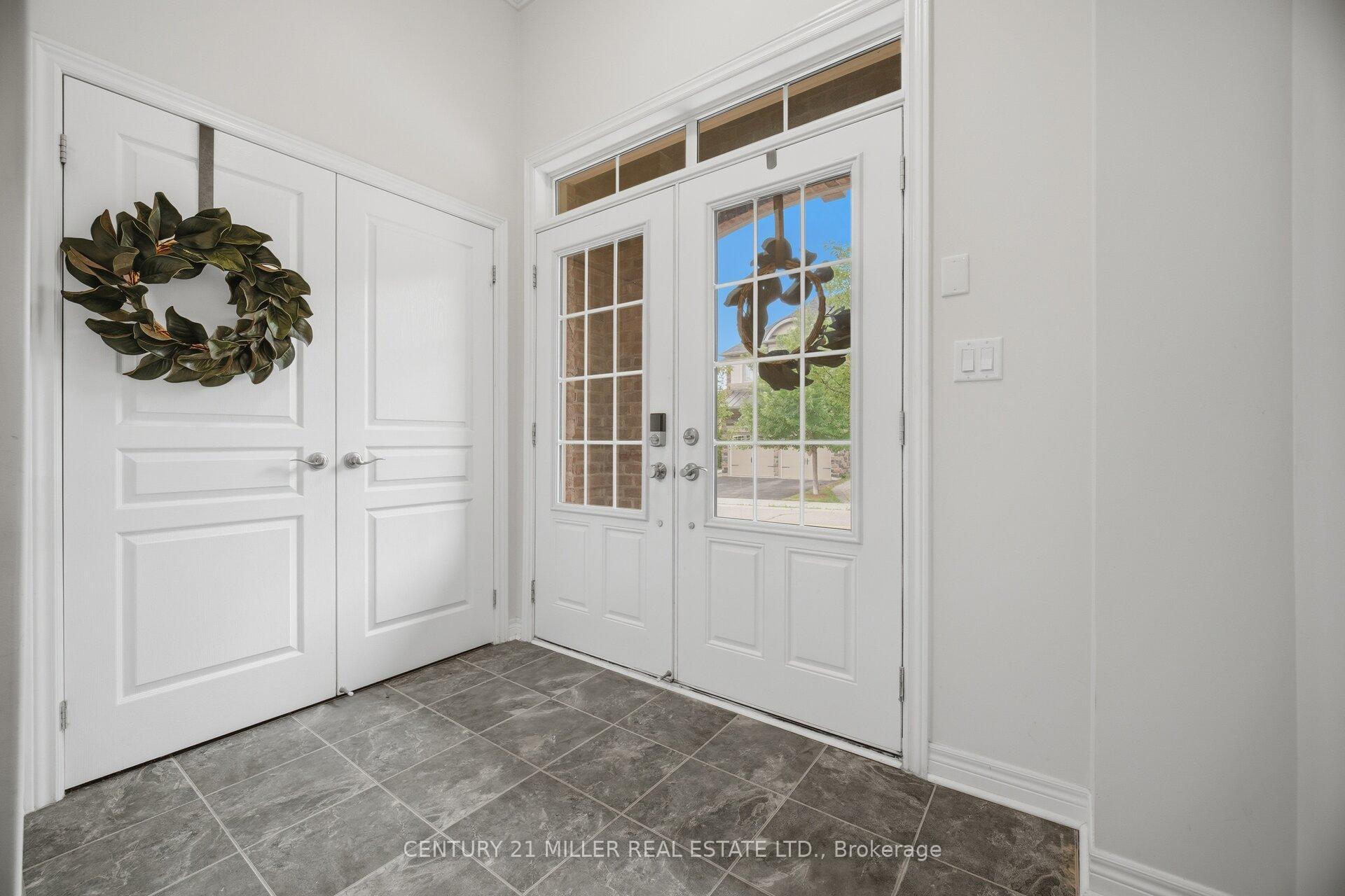 2455 Village Common, Oakville 4