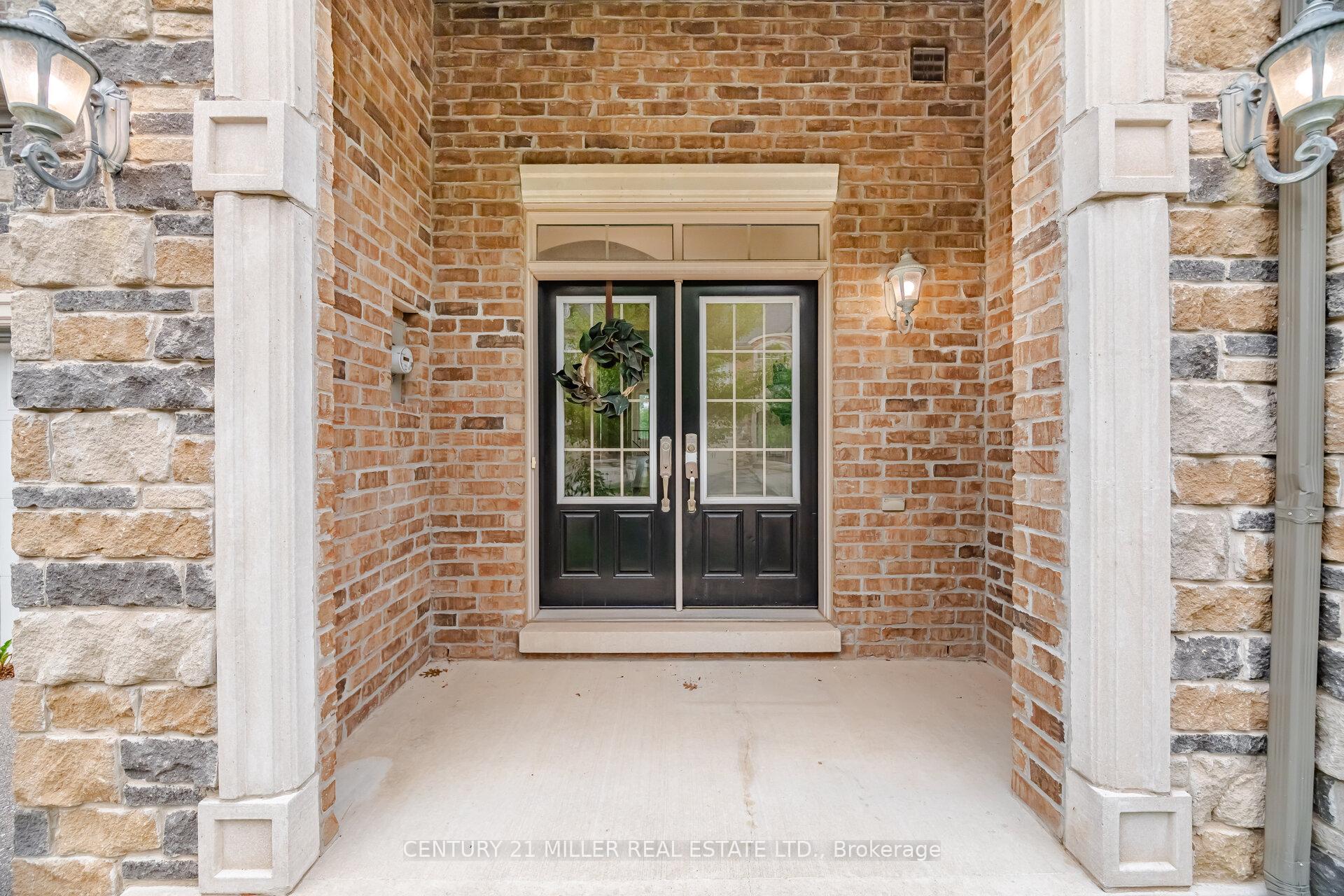 2455 Village Common, Oakville 3