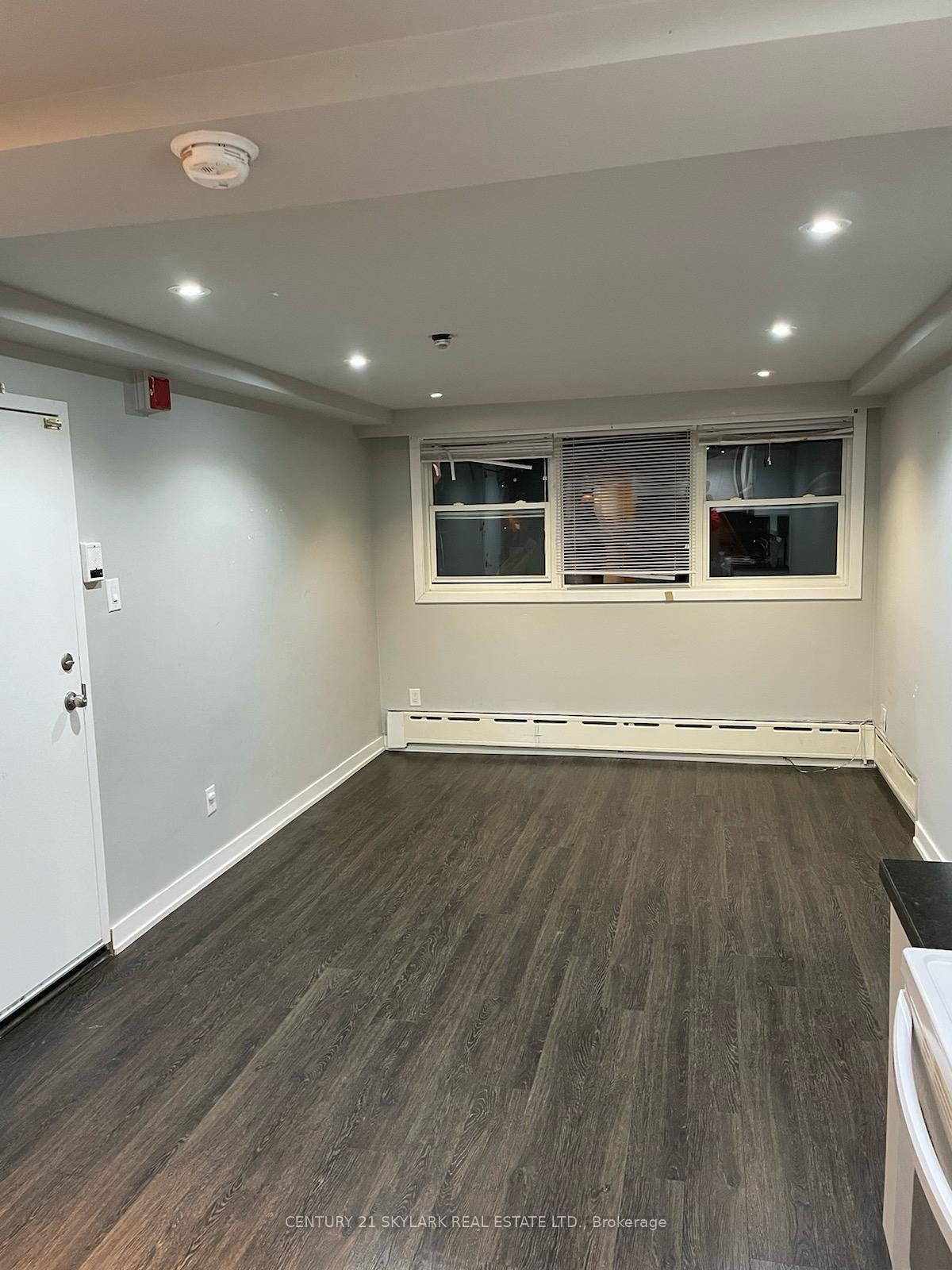 Lower - 78 Cavell Avenue, Toronto 4