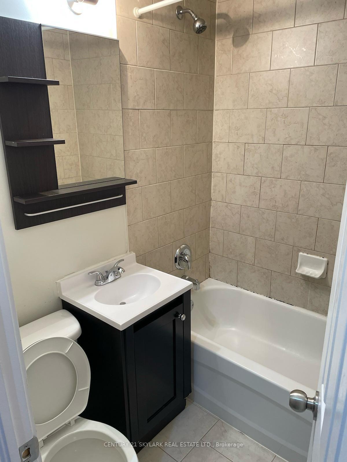 Lower - 78 Cavell Avenue, Toronto 5