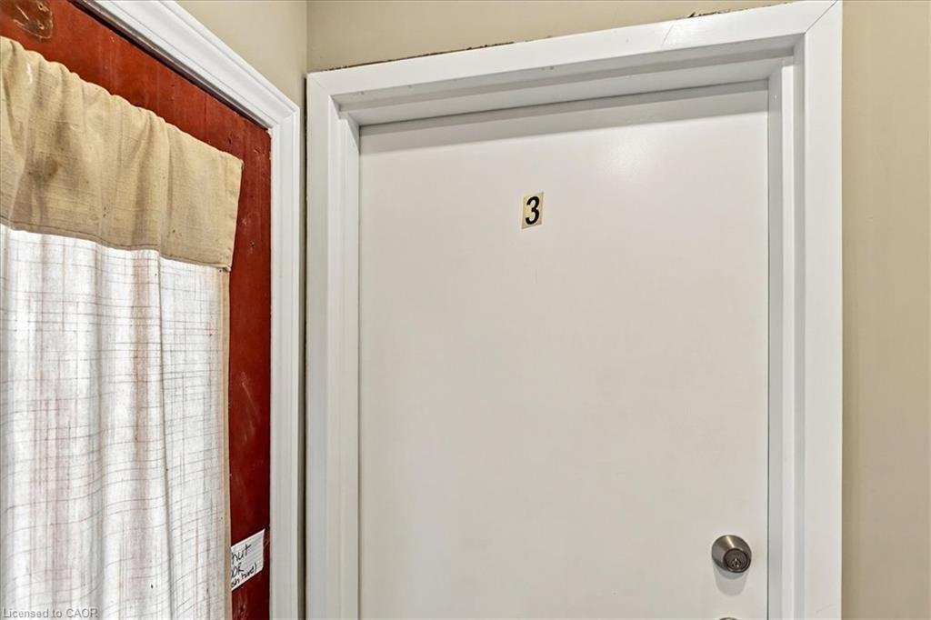 Upper - 17 Eby Street S, Kitchener 3