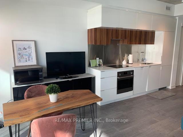 3002 - 185 Roehampton Avenue, Toronto 5