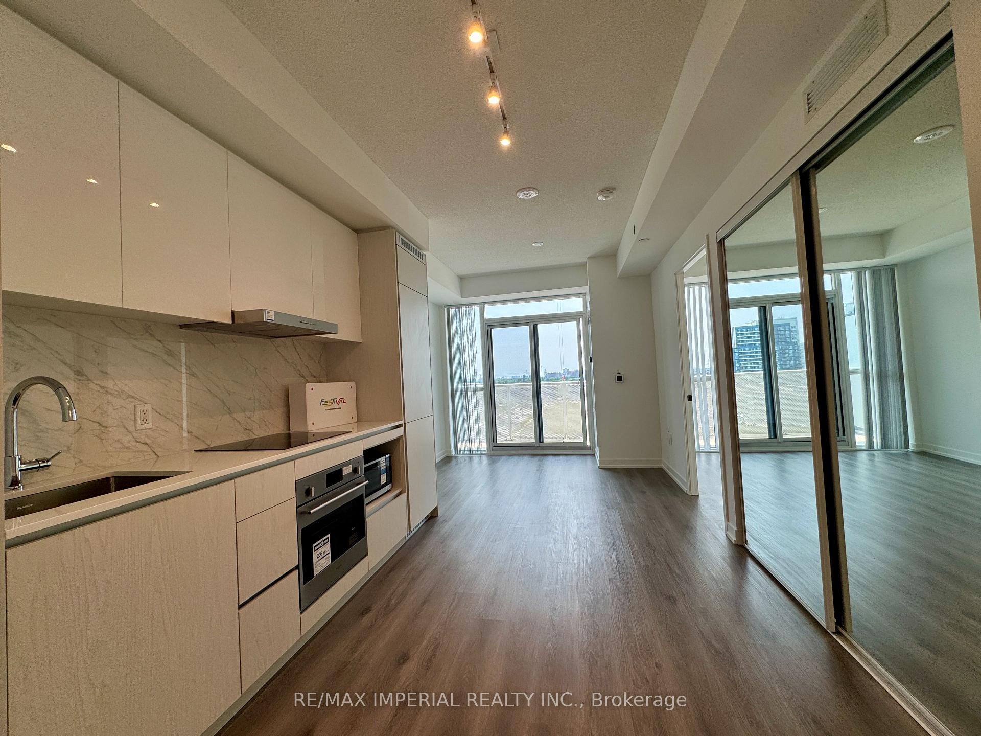 811 - 28 Interchange Way, Vaughan 4