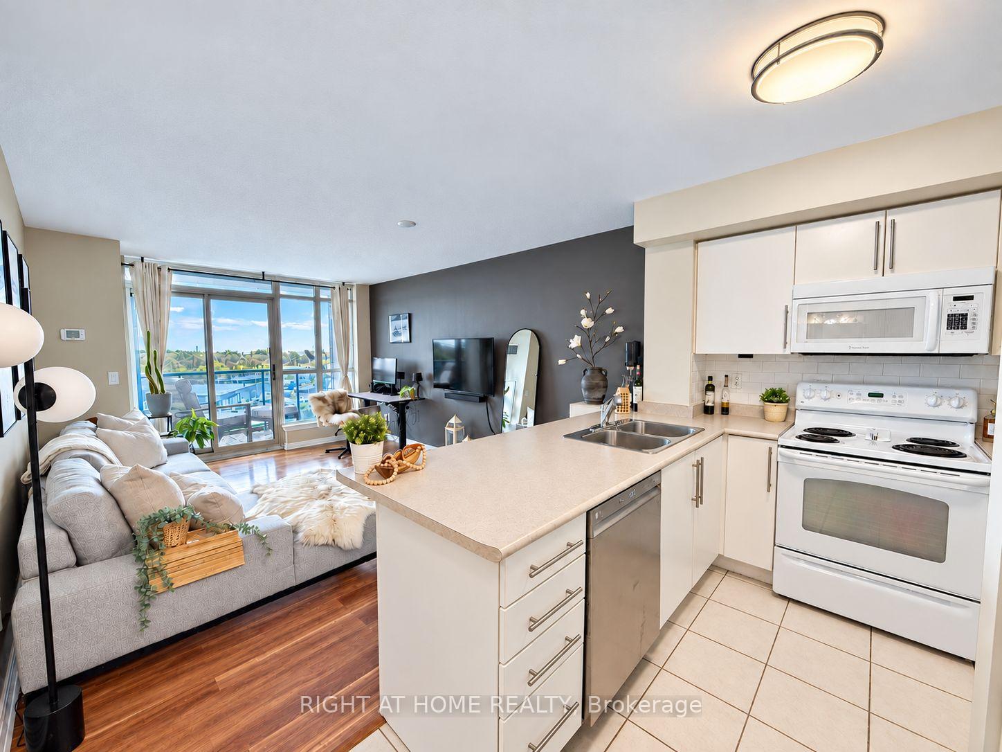 906 - 340 Watson Street W, Whitby 2