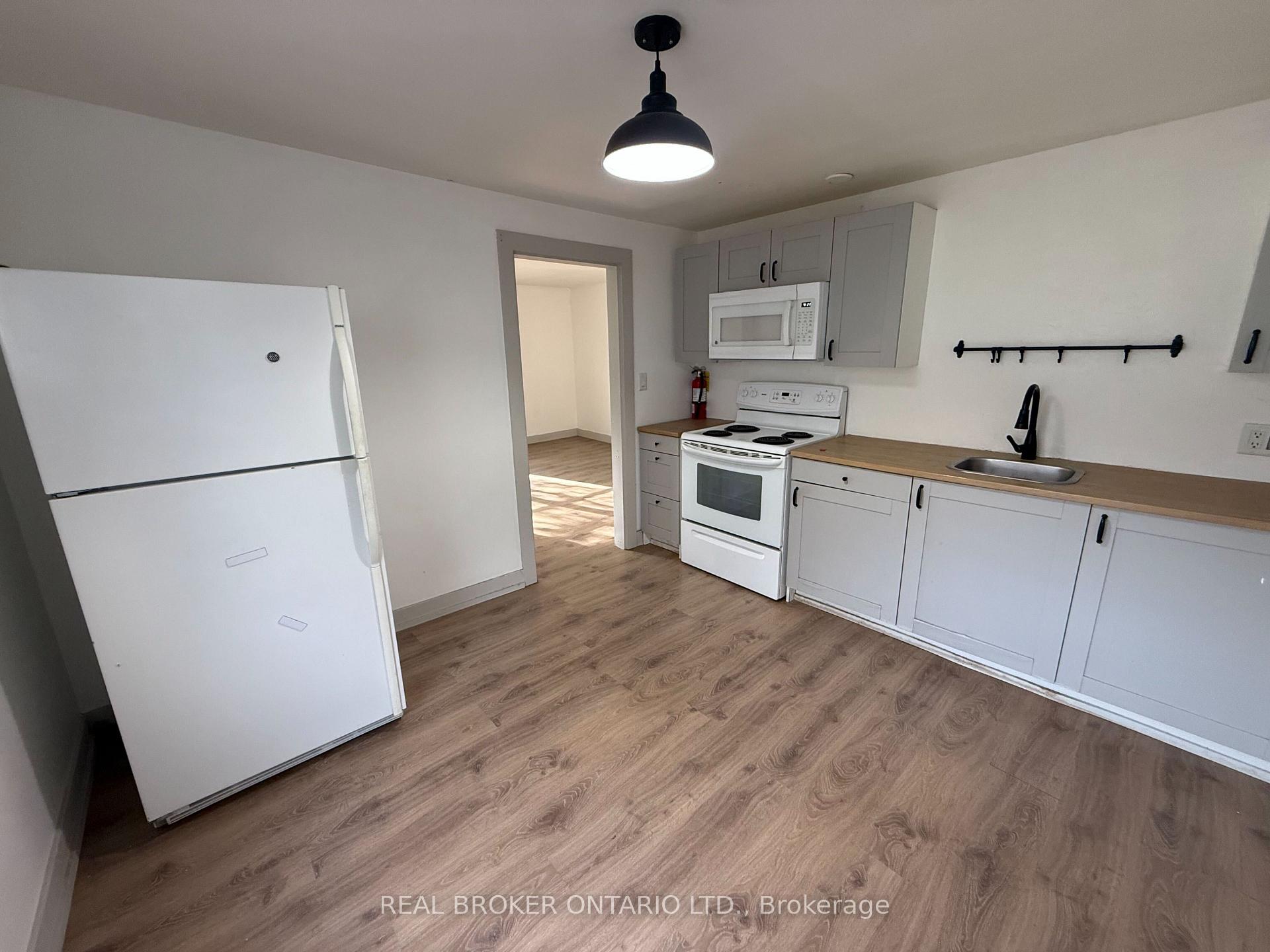 Upper - 23 Second Street, New Tecumseth 4
