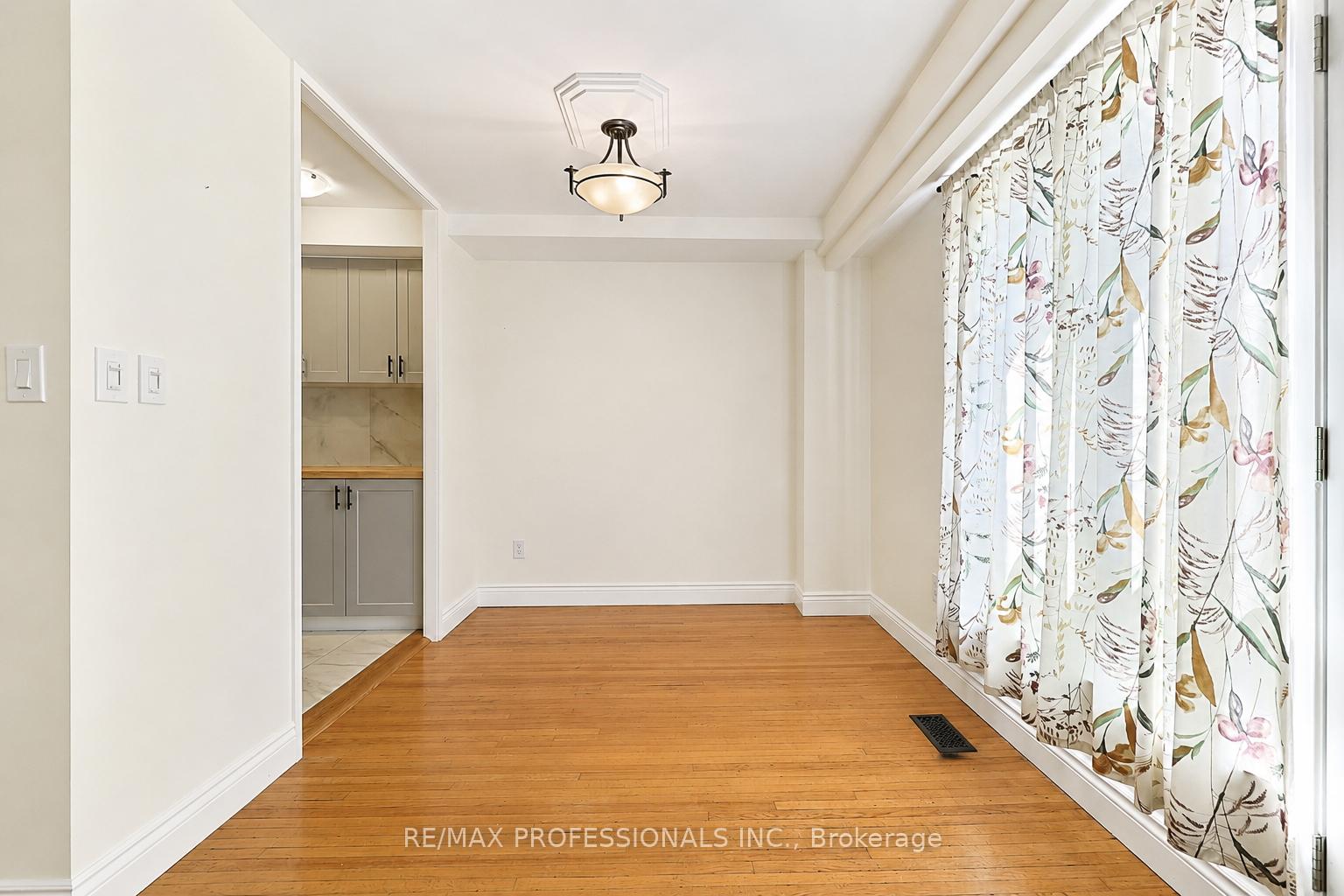 20 - 160 Carsbrooke Road, Toronto 5