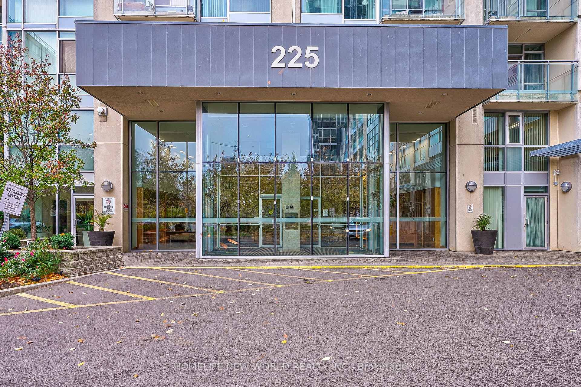 2209 - 225 Webb Drive, Mississauga 2