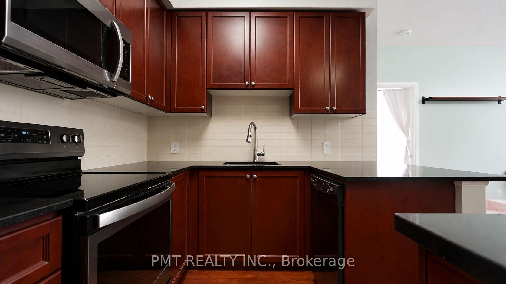 309 - 125 Village Green Square, Toronto 5