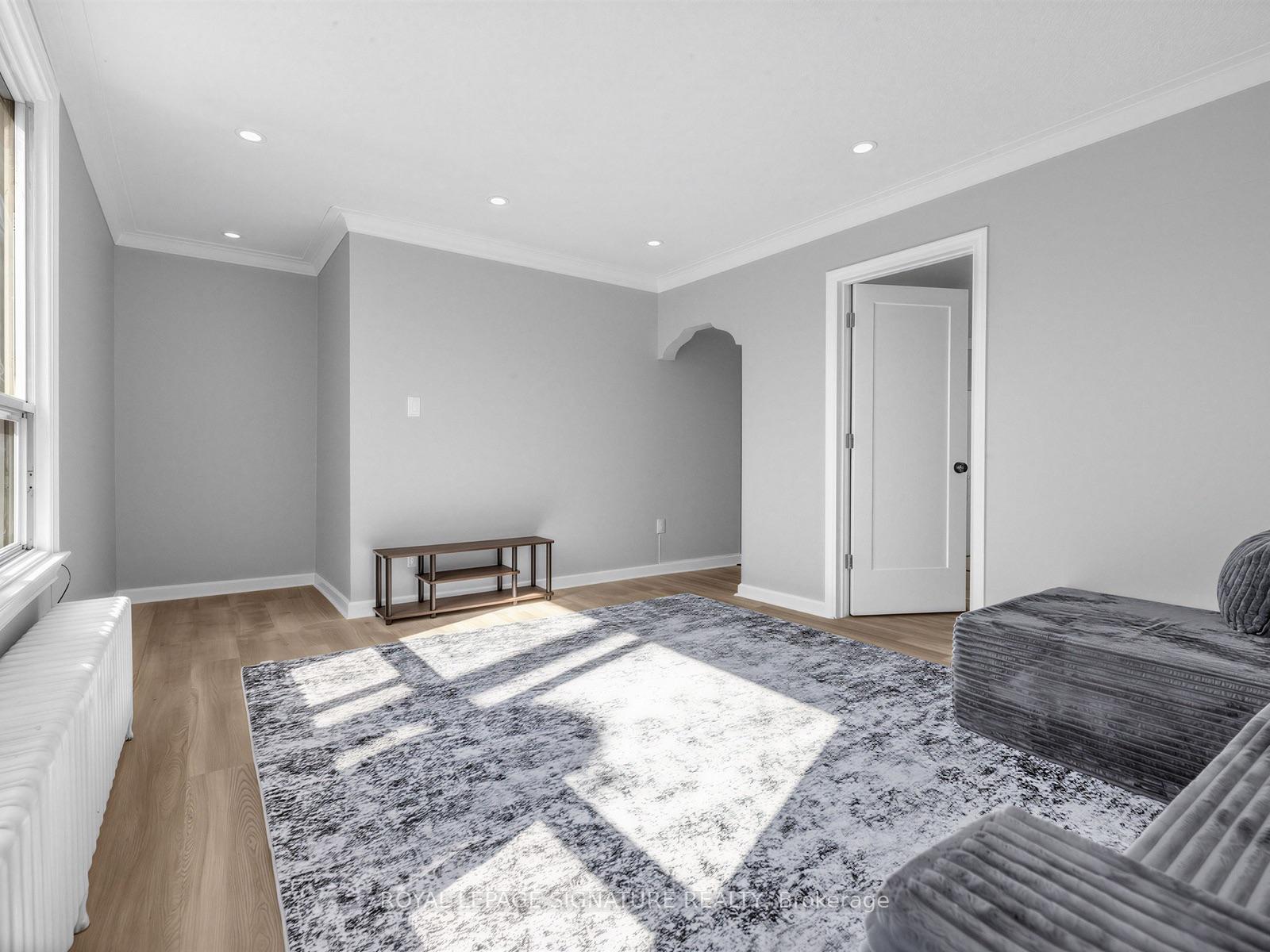 2260 Eglinton Avenue W, Toronto 5