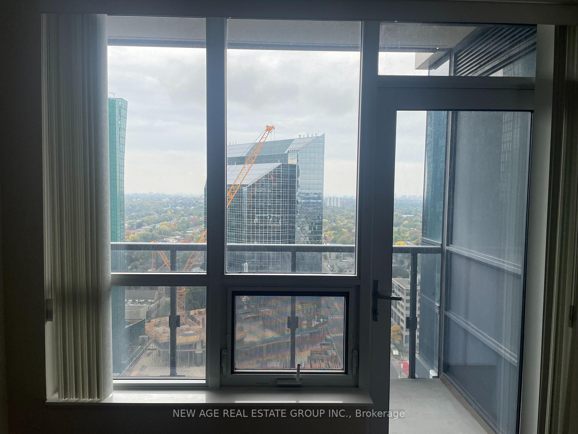 2419 - 5 Sheppard Avenue E, Toronto 4