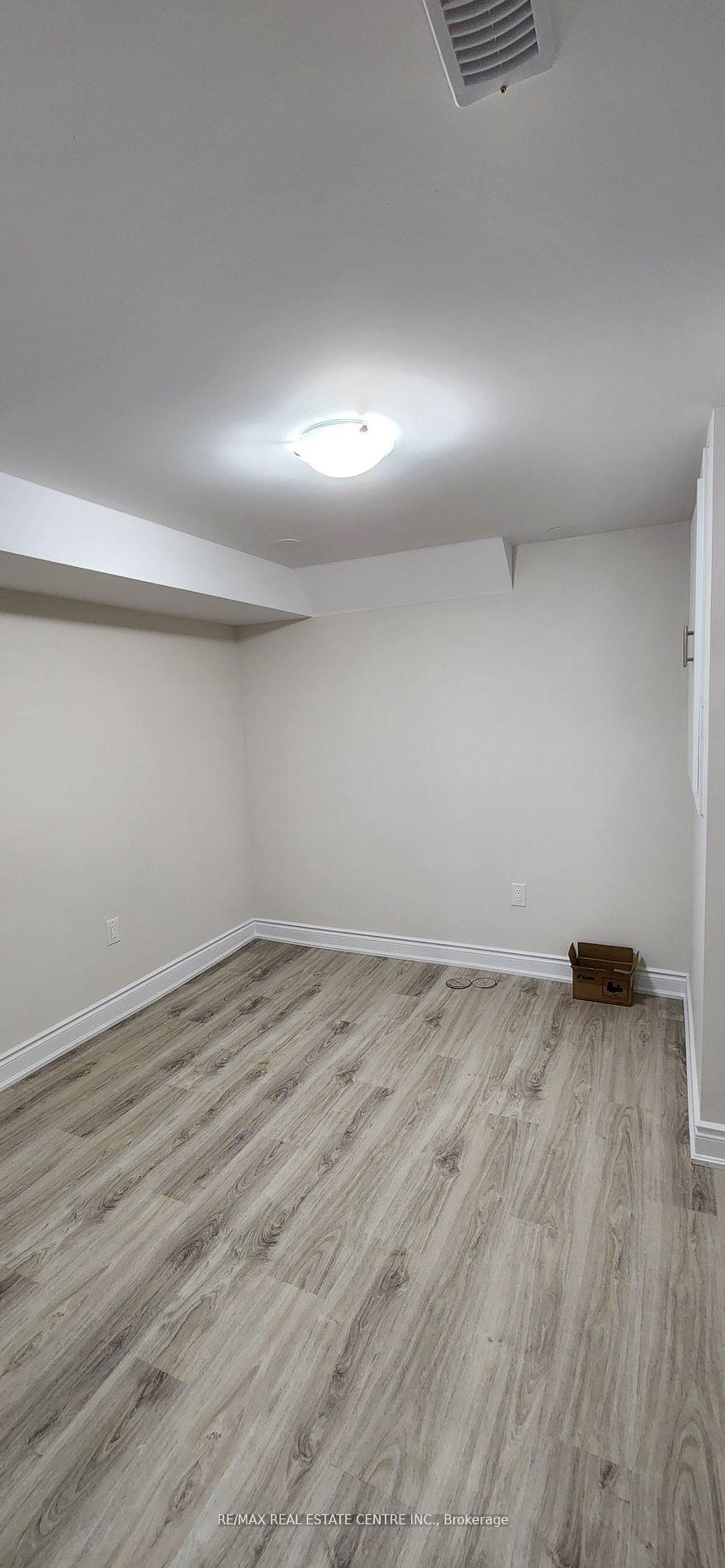 basement - 15 Dagwell Crescent, Ajax 4