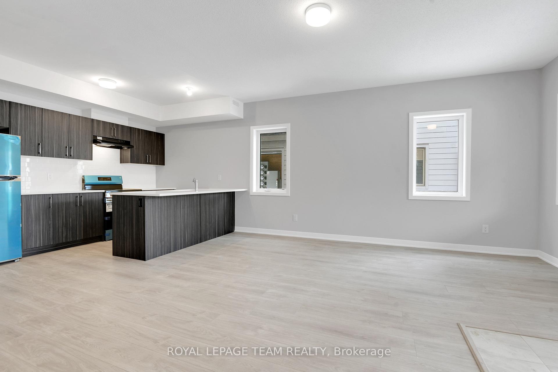 514 Lillian Freiman Pvt S, Ottawa 4
