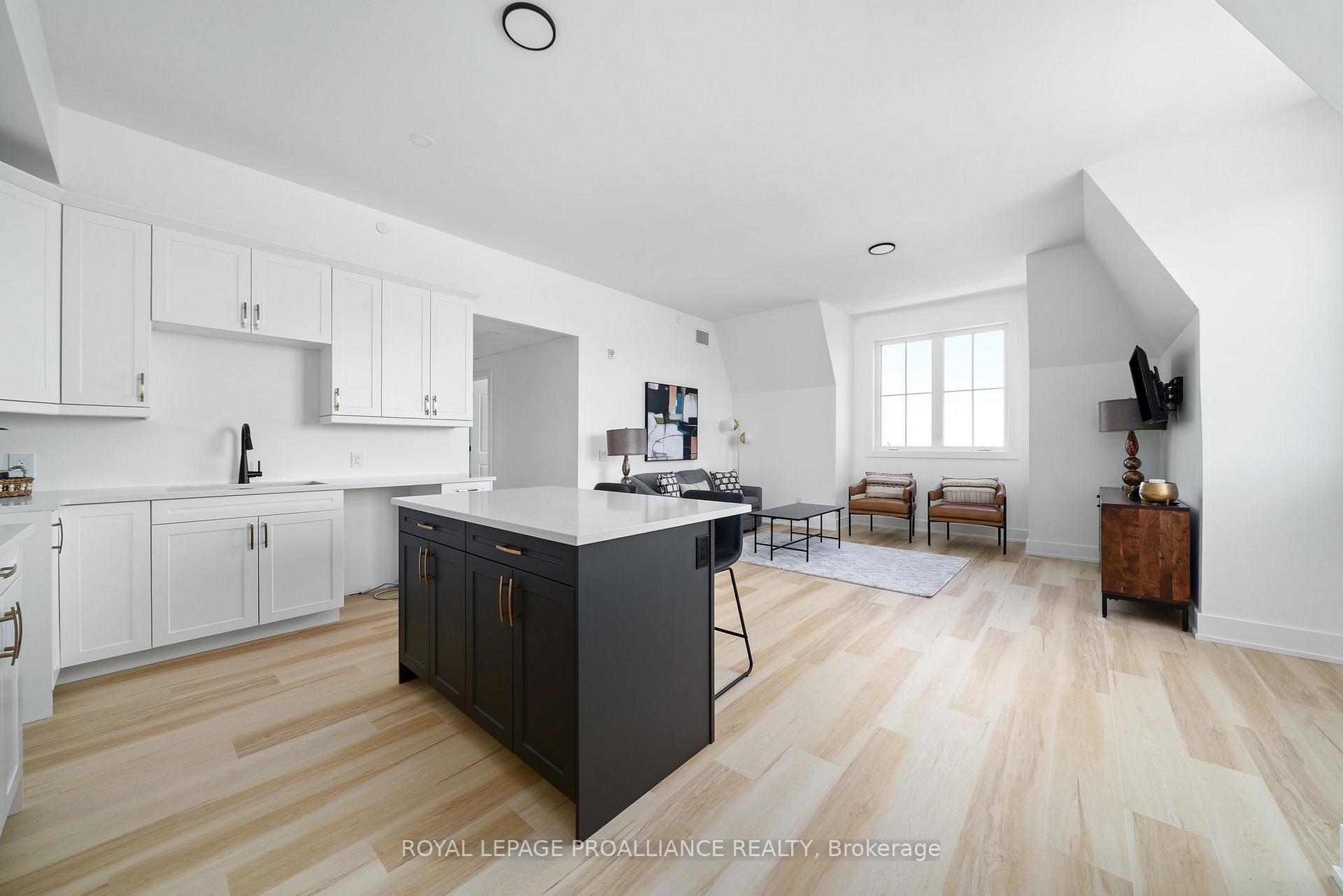 301 - 941 Charles Wilson Parkway, Cobourg 5