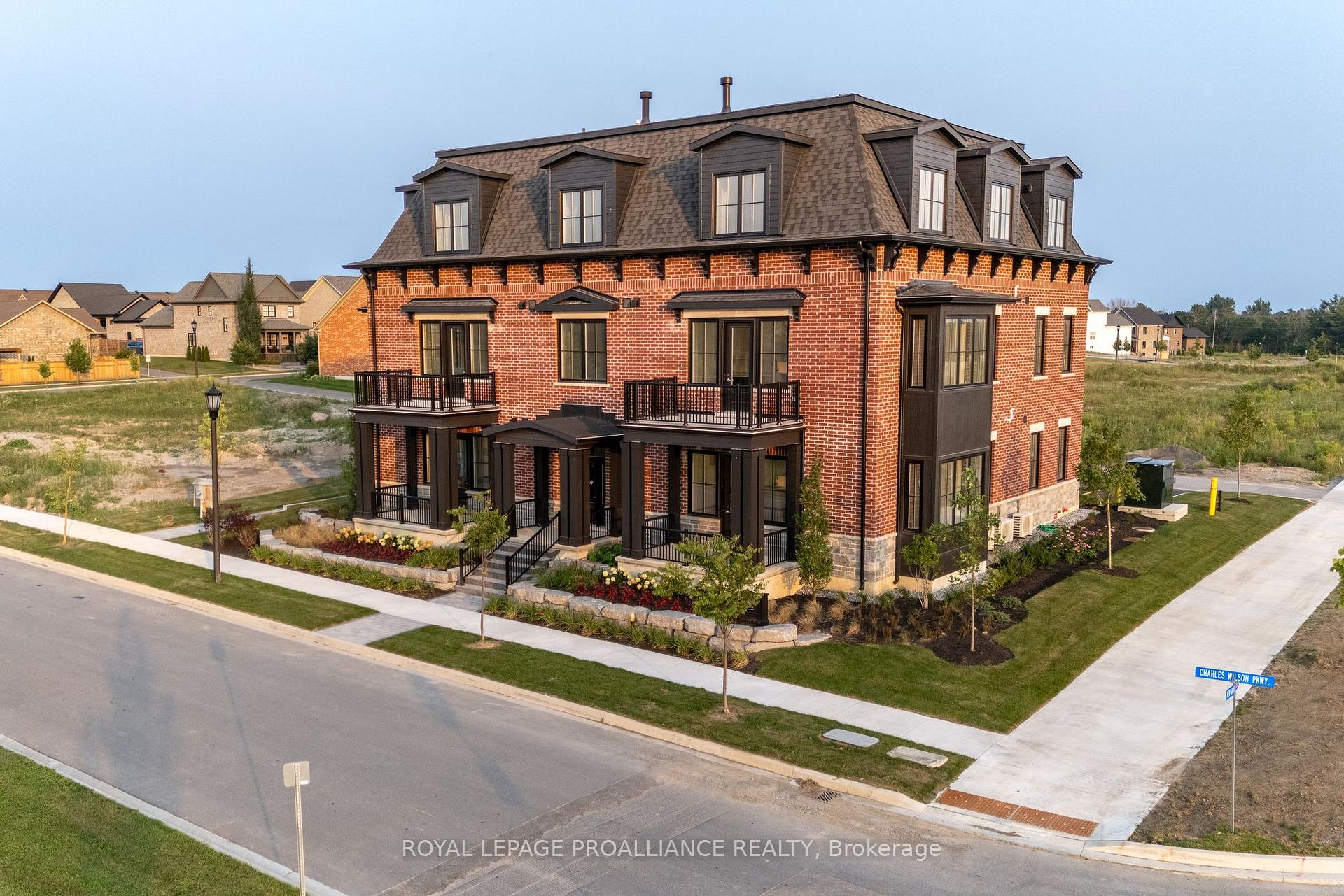 301 - 941 Charles Wilson Parkway, Cobourg 2