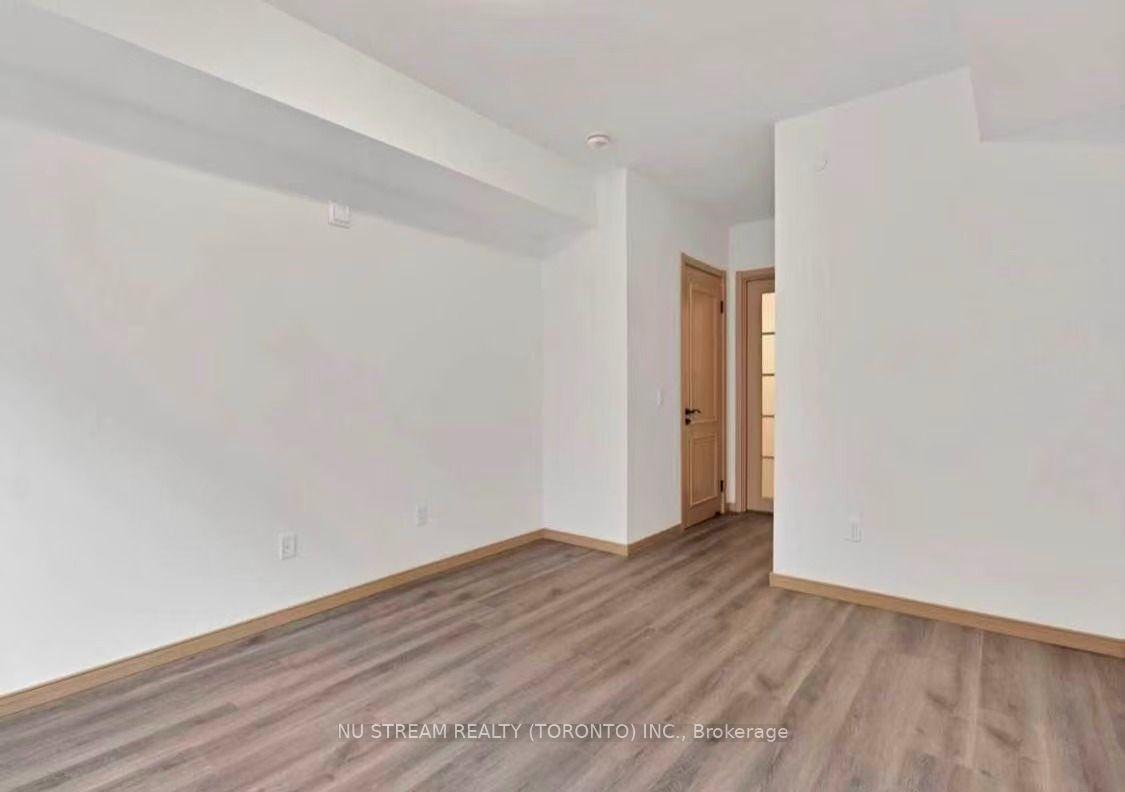 D107 - 200 Chester Le Boulevard, Toronto 3