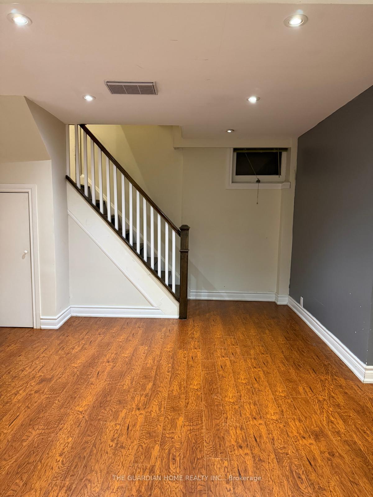 Bsmt - 19 Bolger Place, Toronto 4
