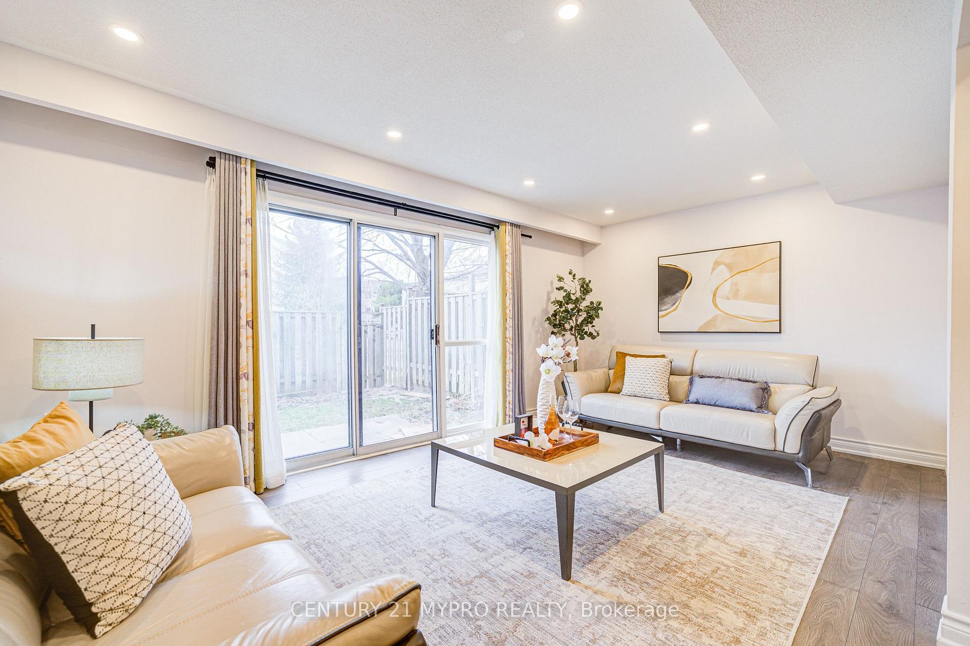 24 Song Meadoway, Toronto 3