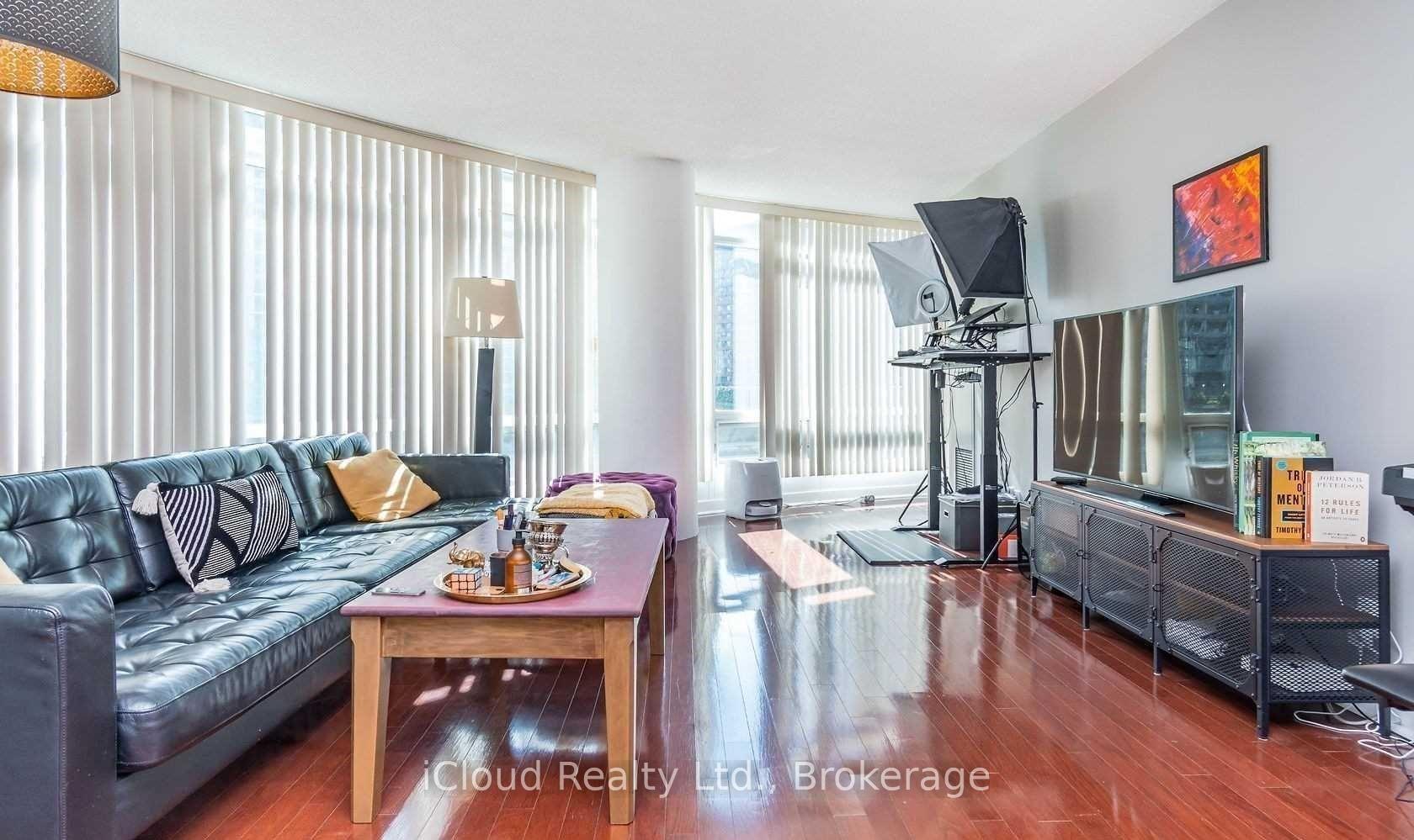 505 - 373 Front Street W, Toronto 4
