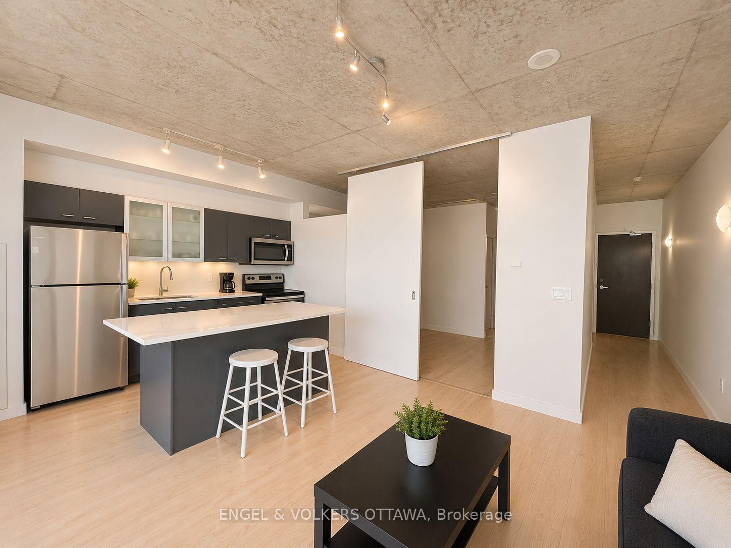 702 - 383 CUMBERLAND Street, Ottawa 3