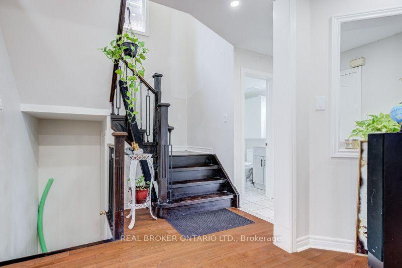 60 Whitefaulds Road, Vaughan 5