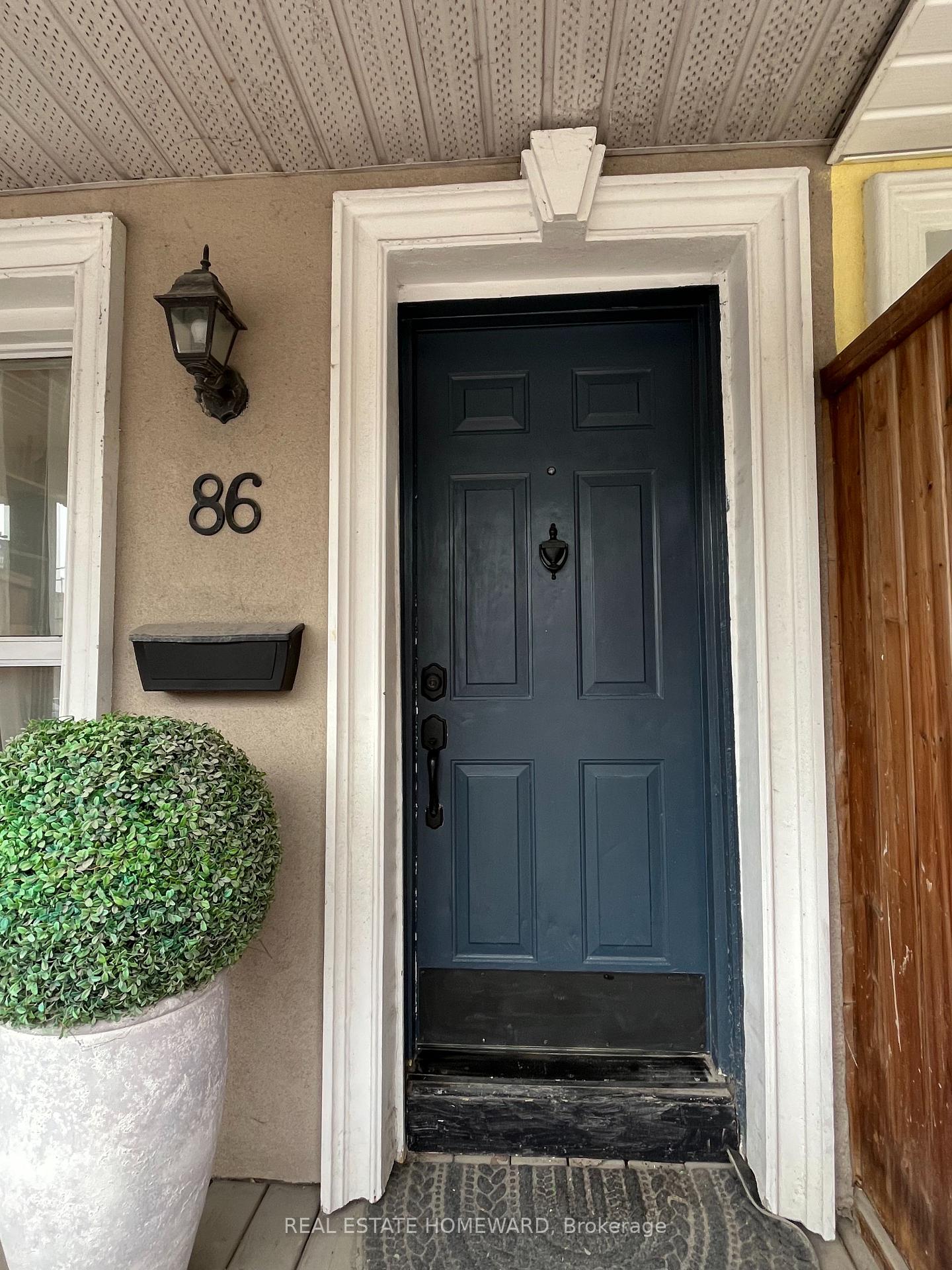 86 Carlaw Avenue, Toronto 3