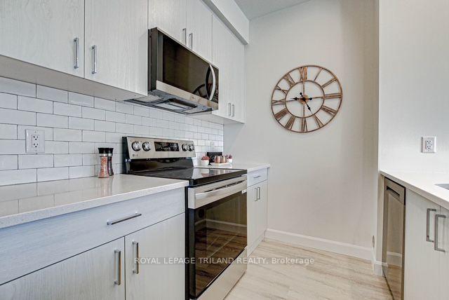 307 - 75 Walnut Street, St. Thomas 2