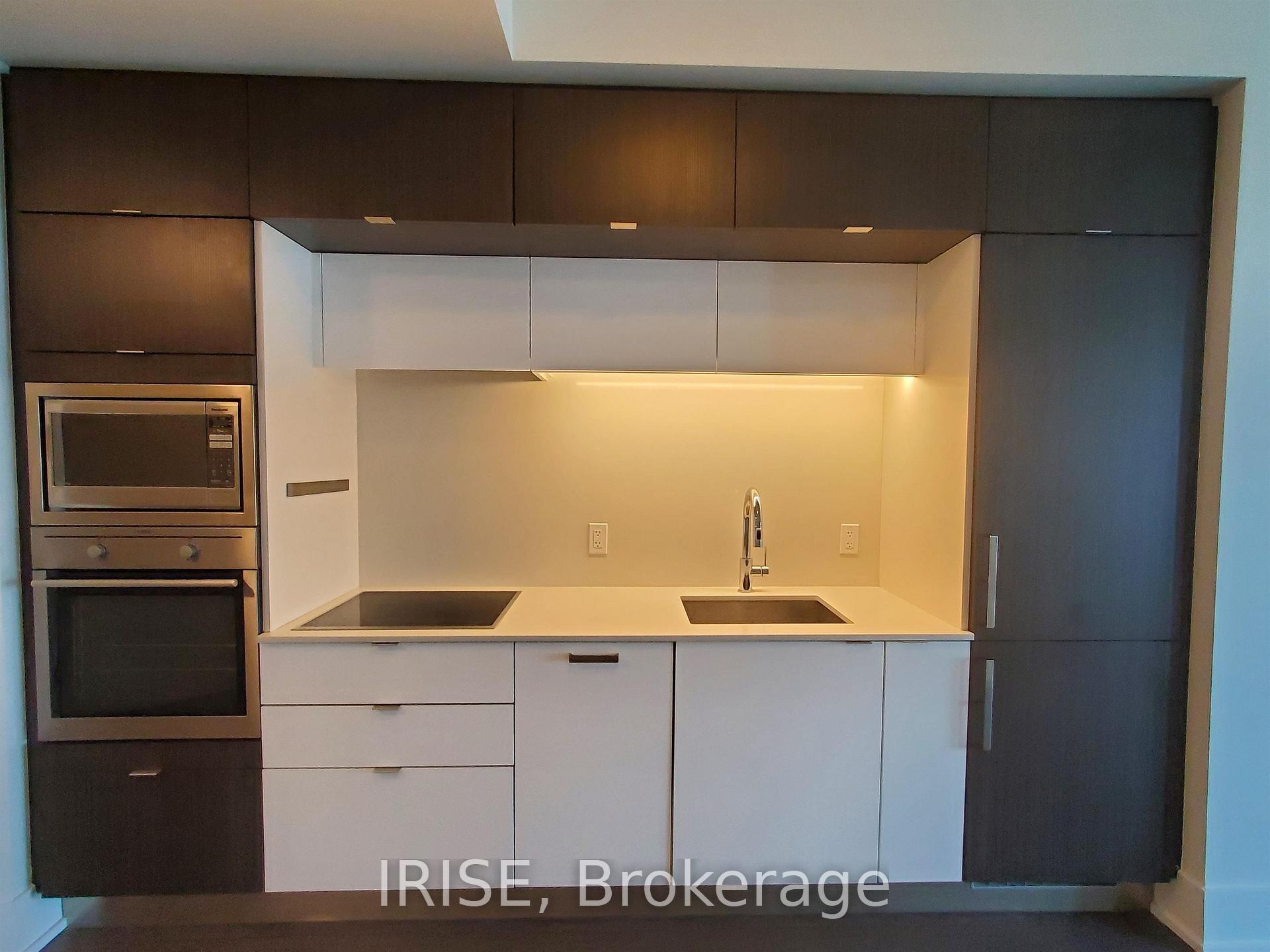 708 - 1 Edgewater Drive, Toronto 4