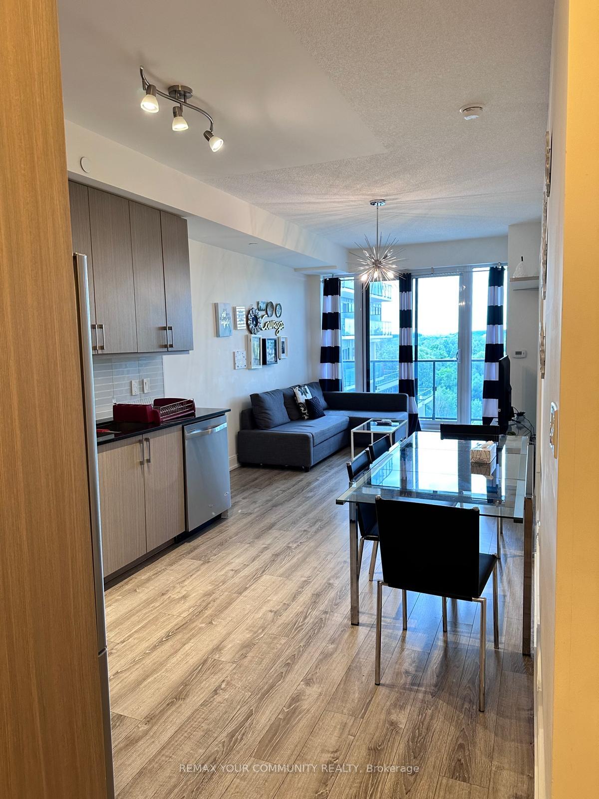 807B - 9600 Yonge Street, Richmond Hill 5