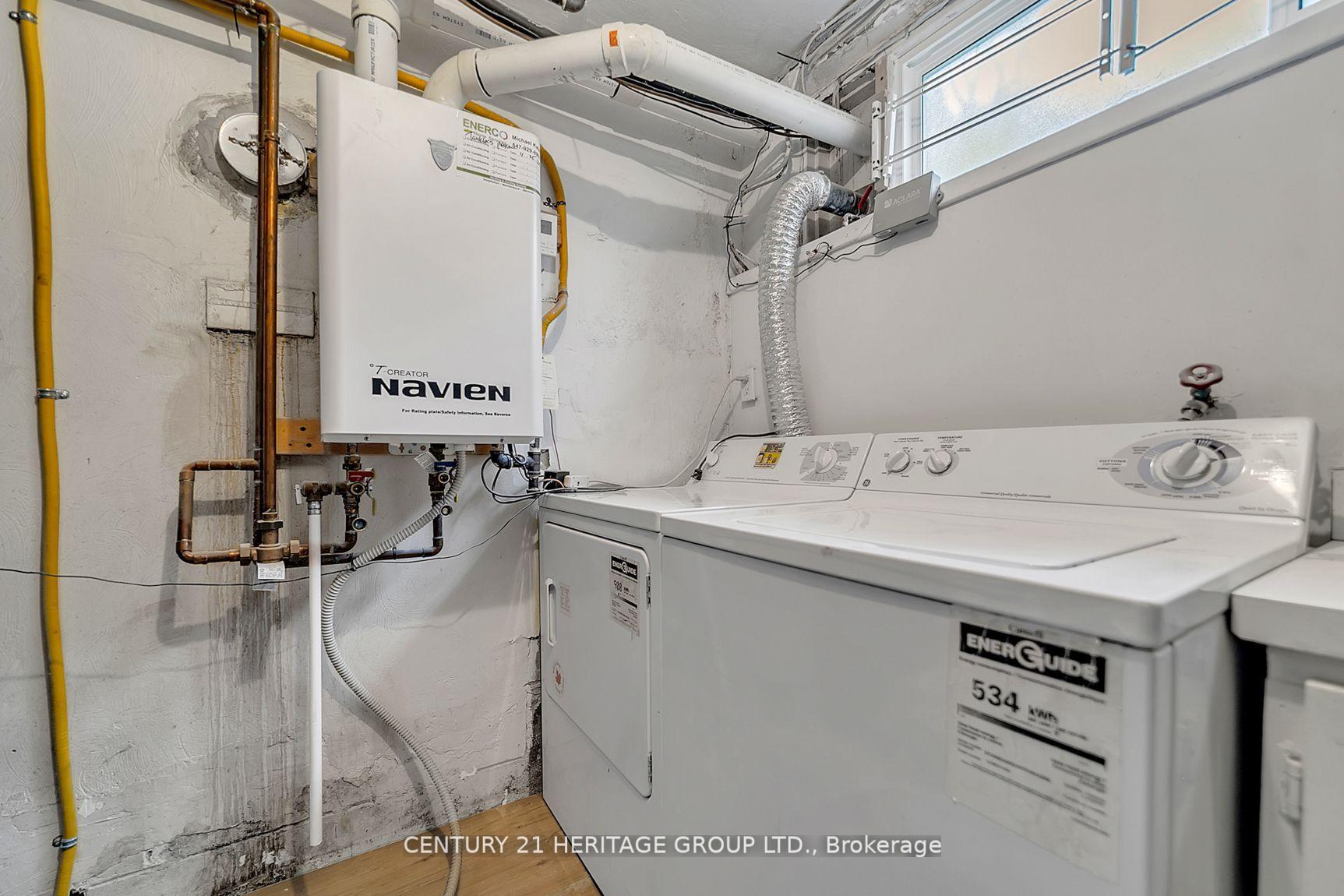 Bsmt - 31 Larabee Crescent, Toronto 5