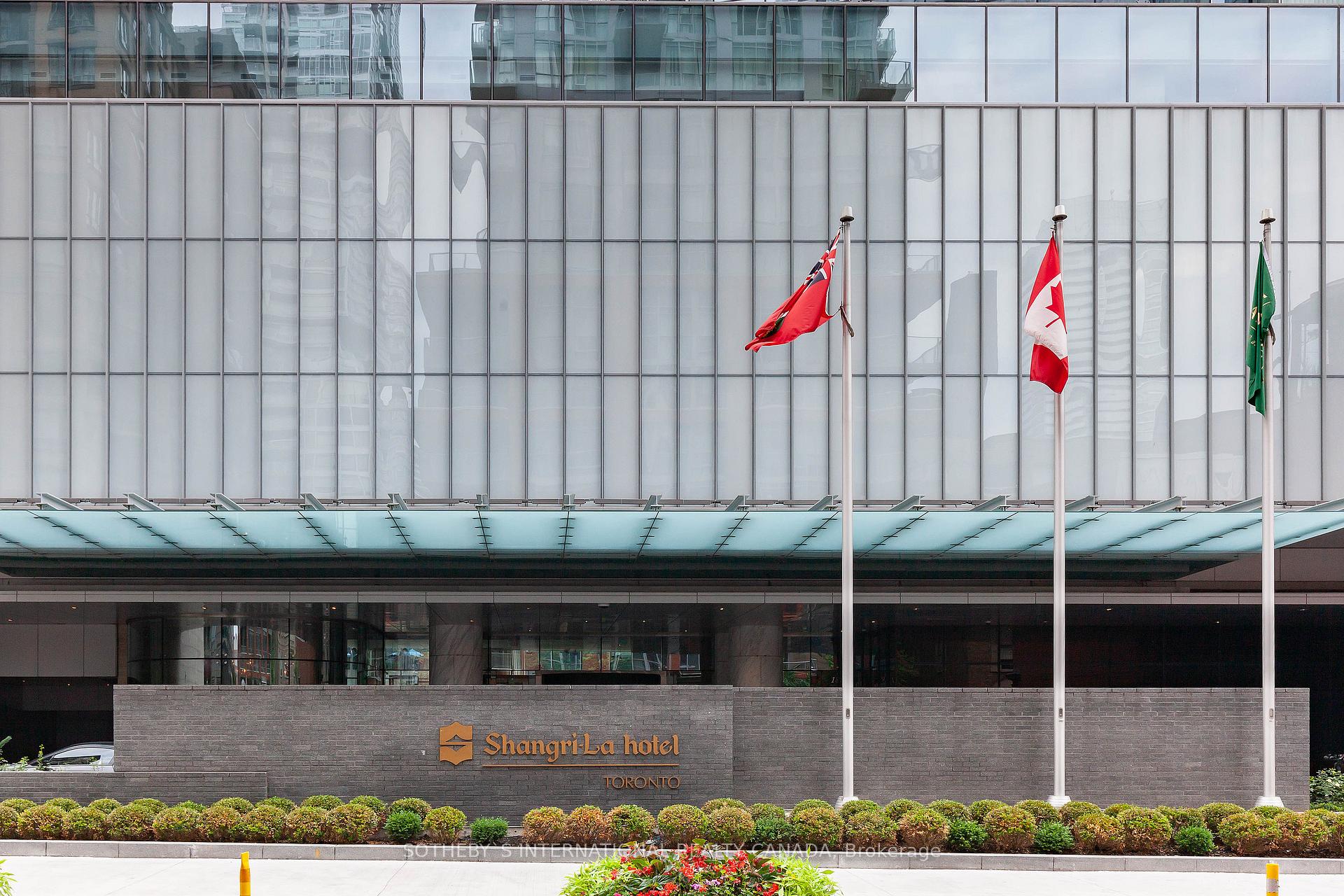 3002 - 180 University Avenue, Toronto 3