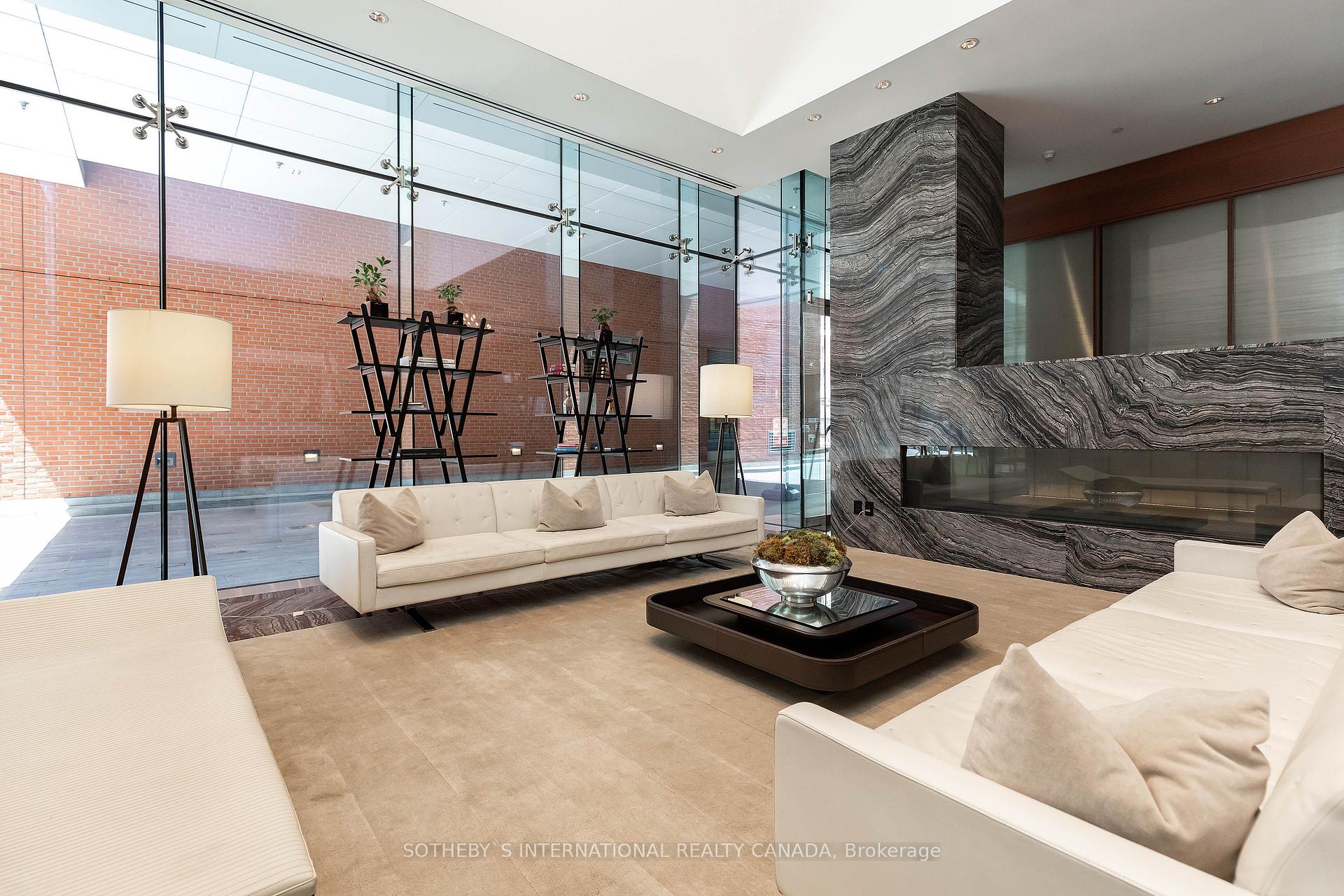 3002 - 180 University Avenue, Toronto 2