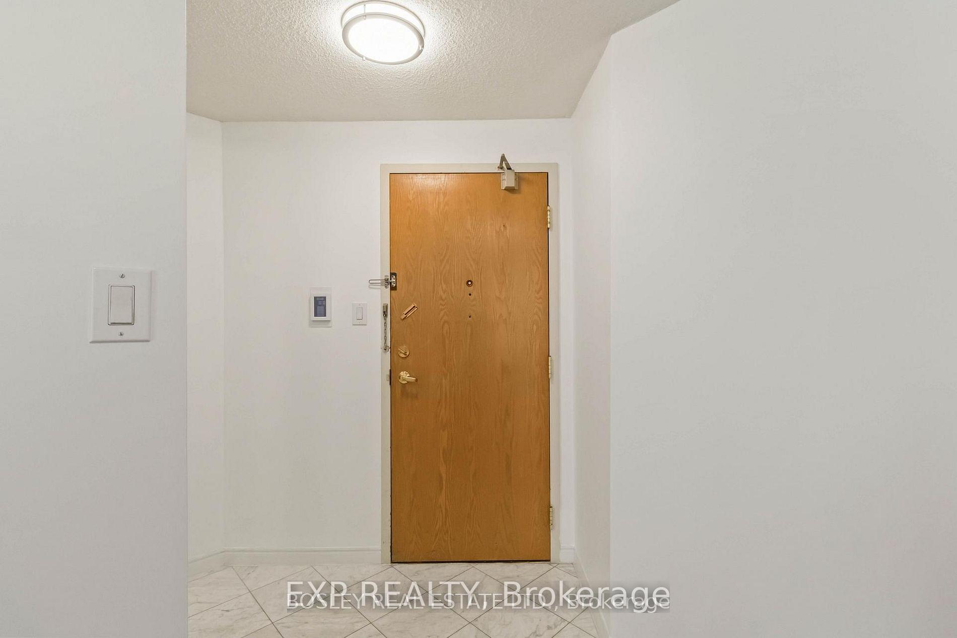 206 - 7250 Yonge Street, Vaughan 5