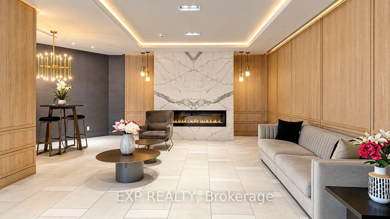 532 - 621 Sheppard Avenue E, Toronto 5