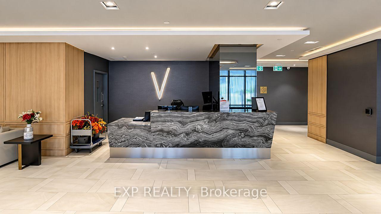 532 - 621 Sheppard Avenue E, Toronto 4