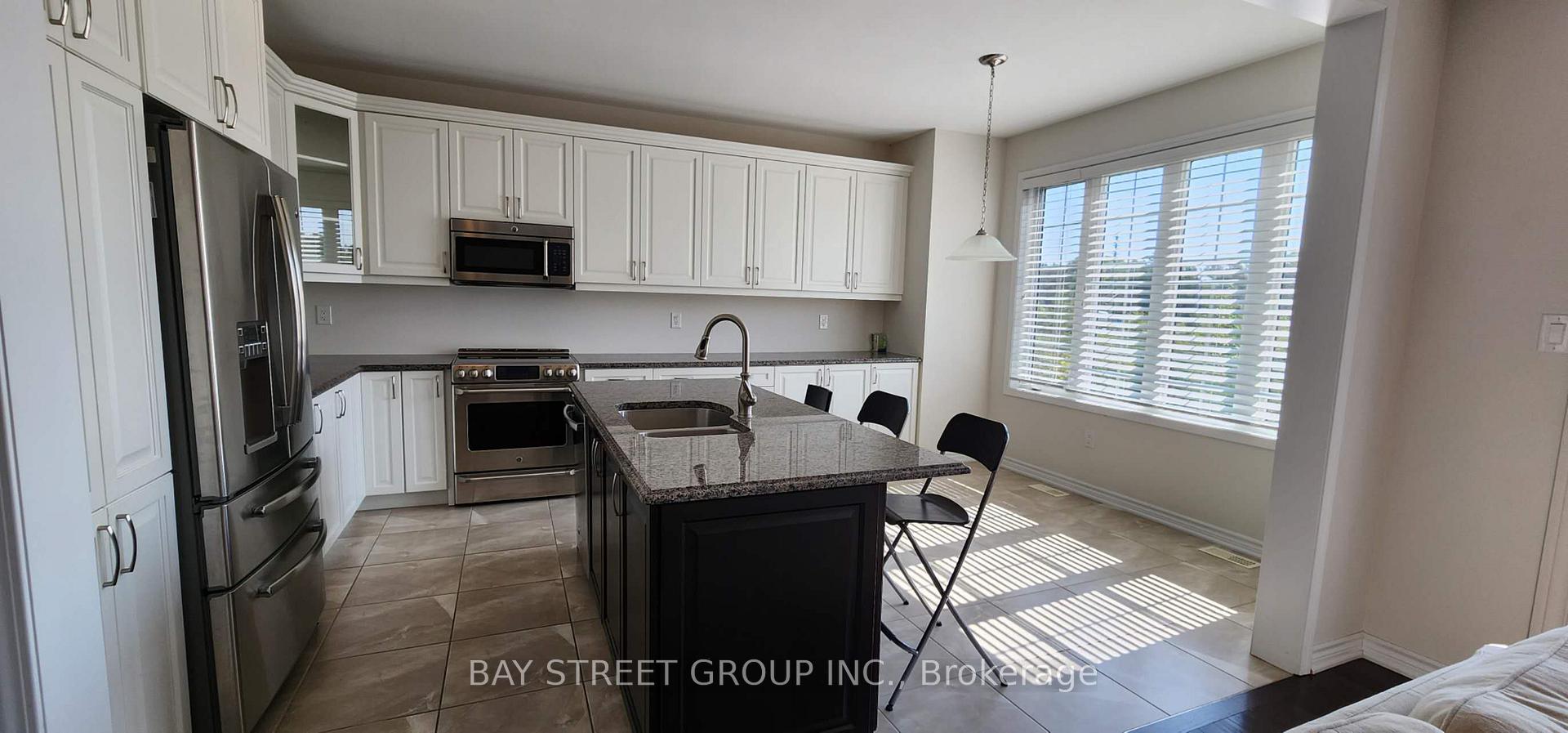246 Degraaf Crescent, Aurora 3