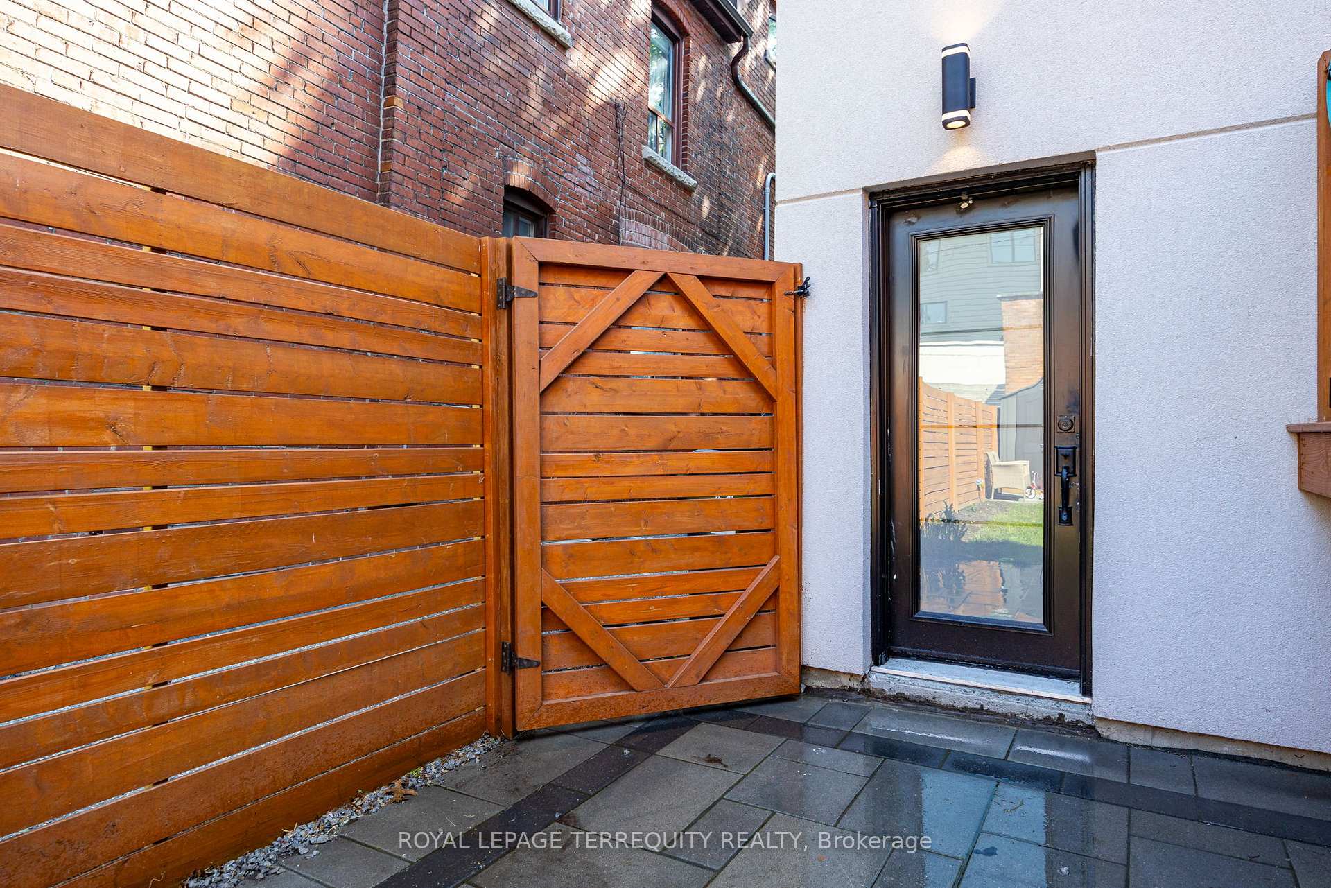 Bsmt - 668 Indian Road, Toronto 2