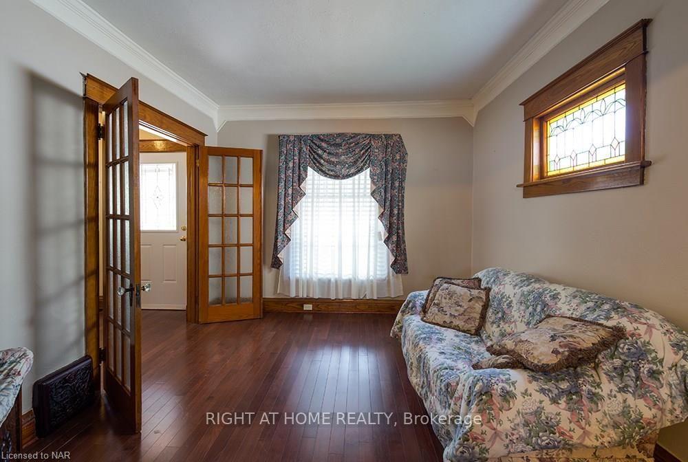 5266 Heywood Avenue, Niagara Falls 3