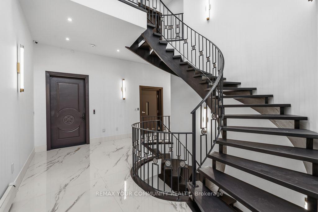 Aurelia Suite - 217 Churchill Avenue, Toronto 4