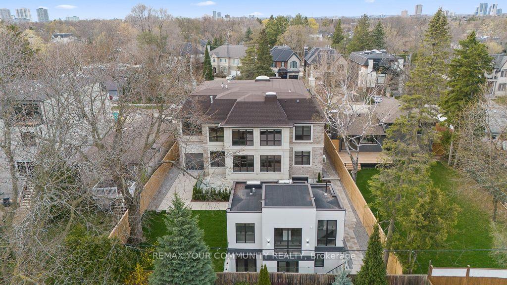 Aurelia Suite - 217 Churchill Avenue, Toronto 2